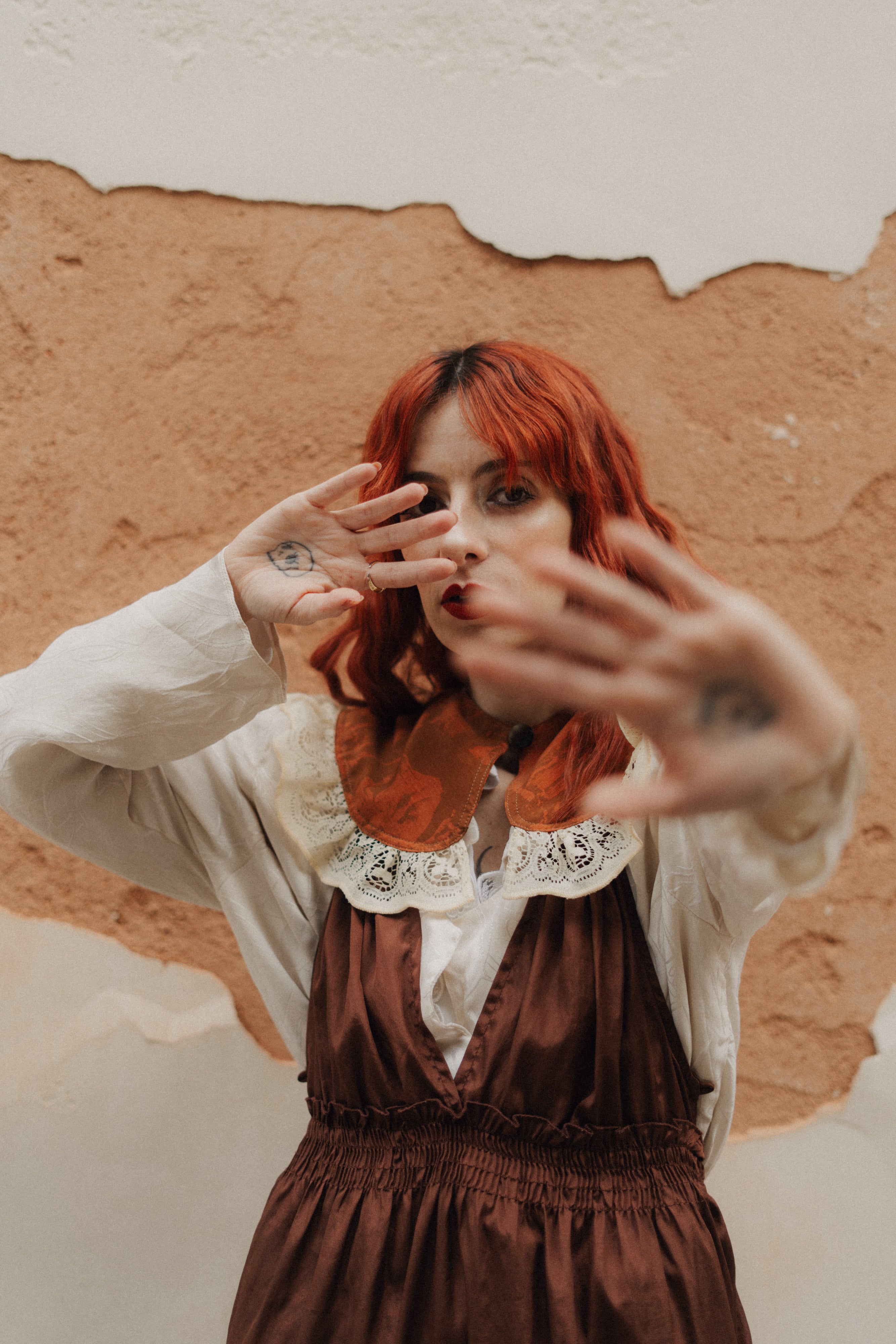 Terracotta Peter Pan collar in silk and antique Venetian lace