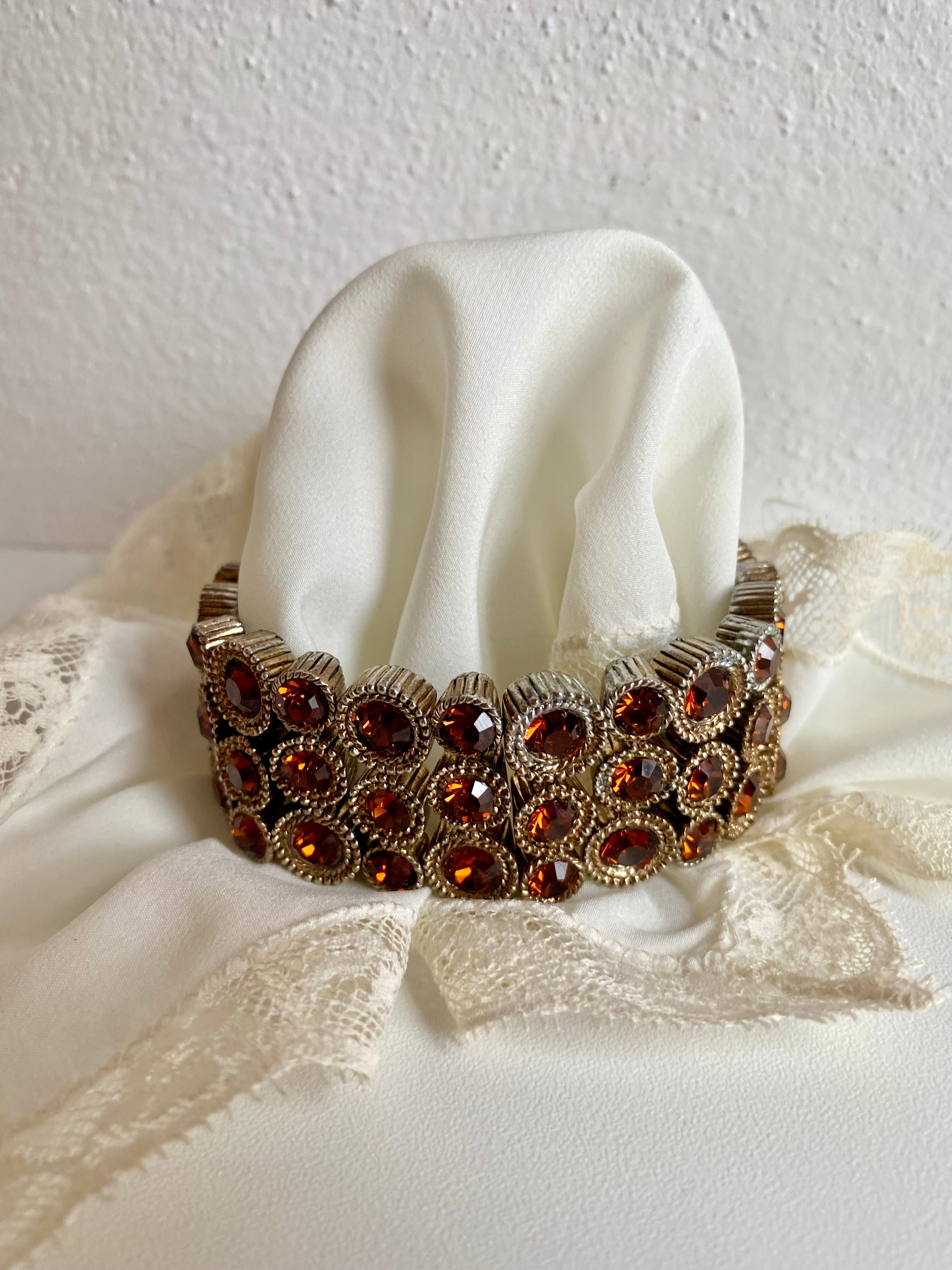 Bracciale con pietre