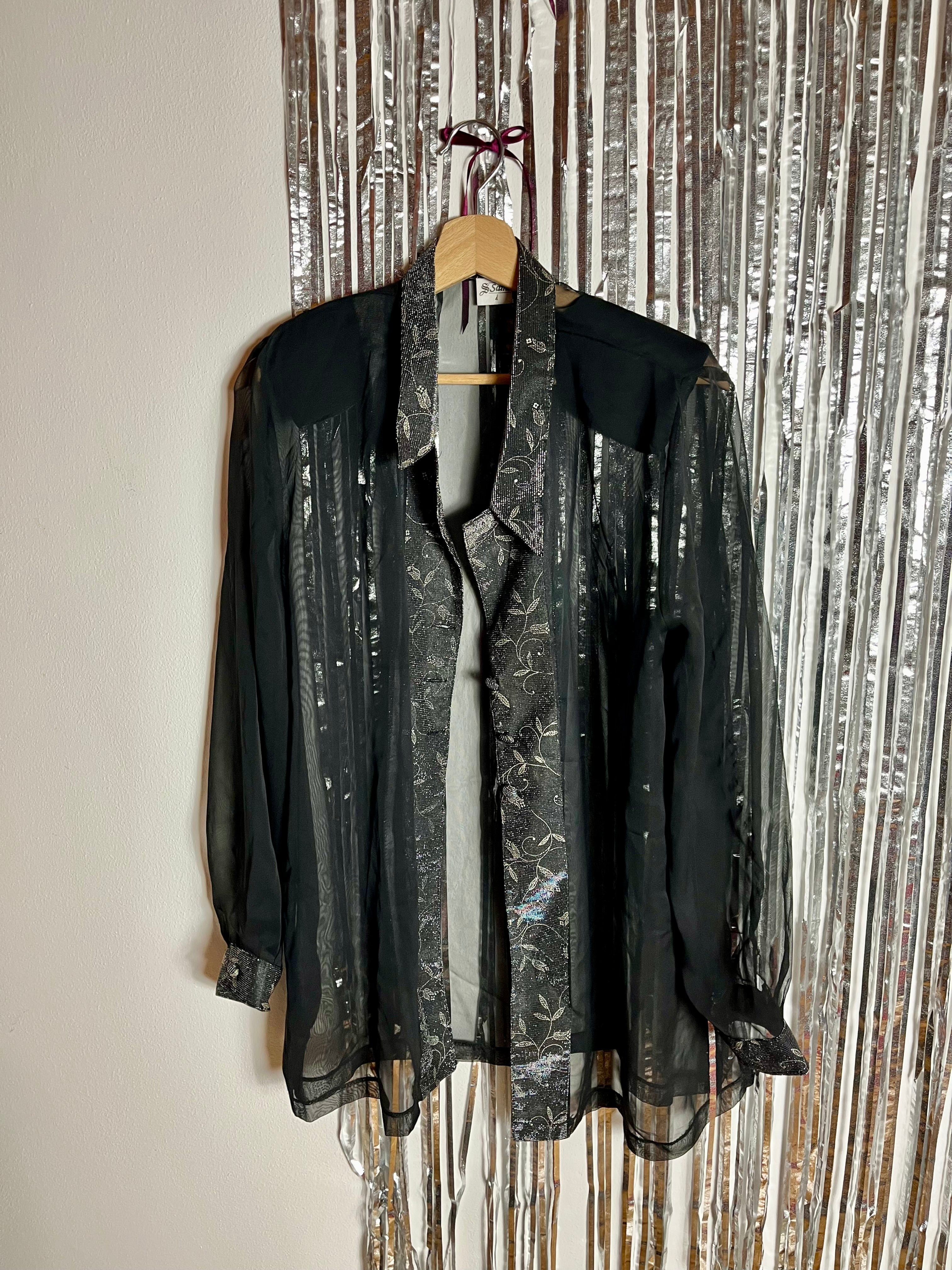 Camicia velata spalle larghe con dettagli argentati