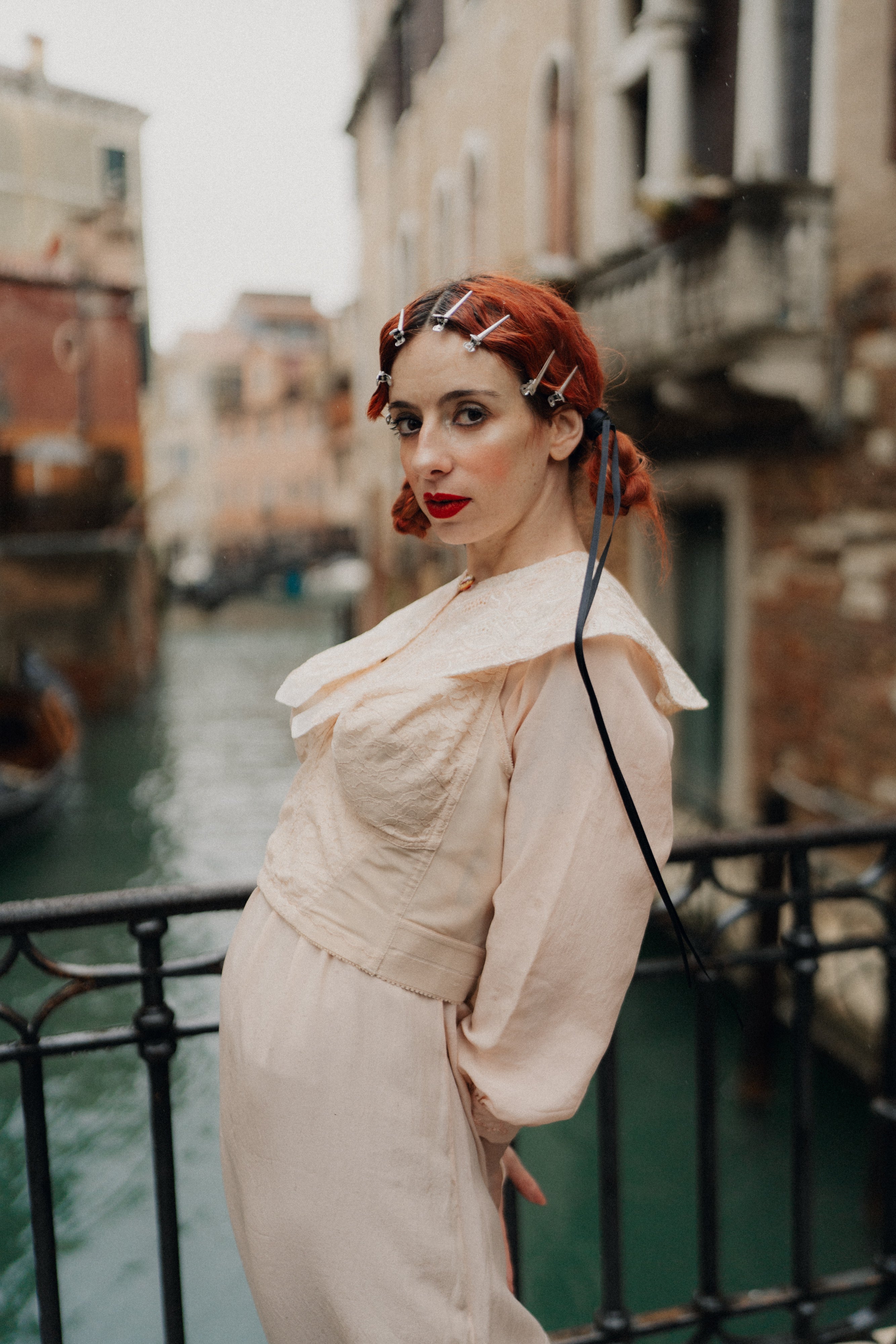 Colletto a punta pastello in pizzo antico veneziano