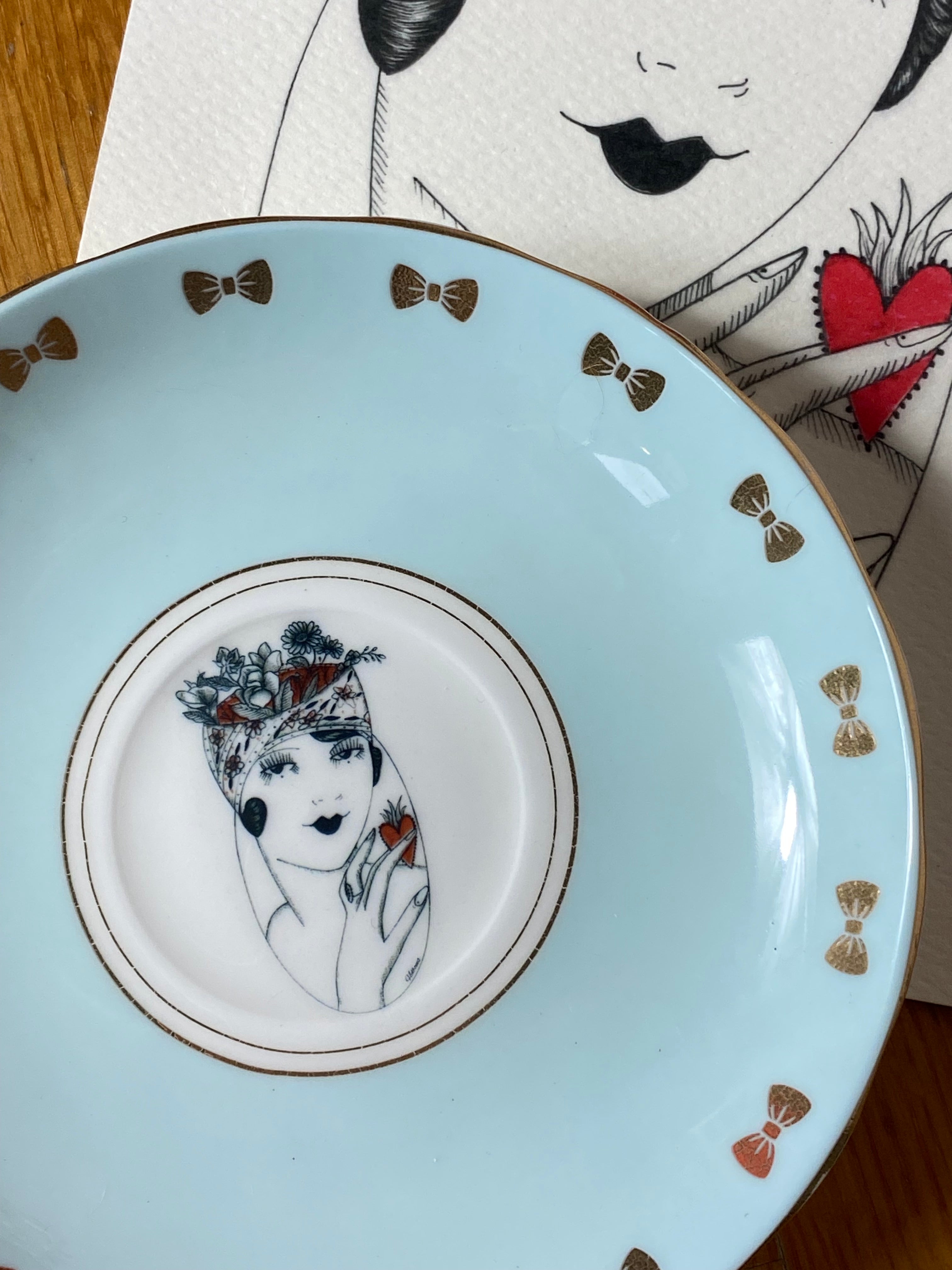 Pocket emptier plate by Helbones