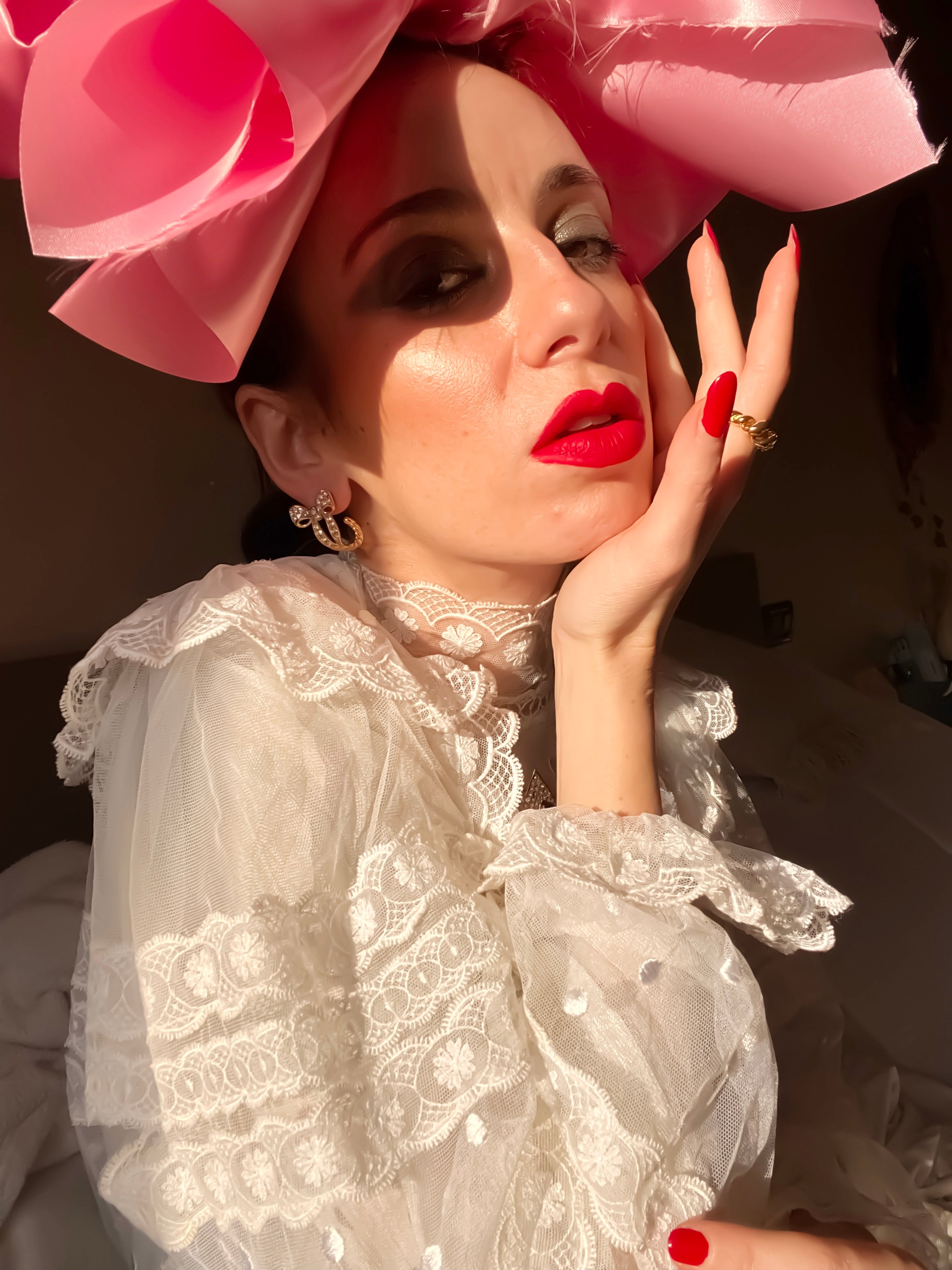 Orecchini a fiocco con strass