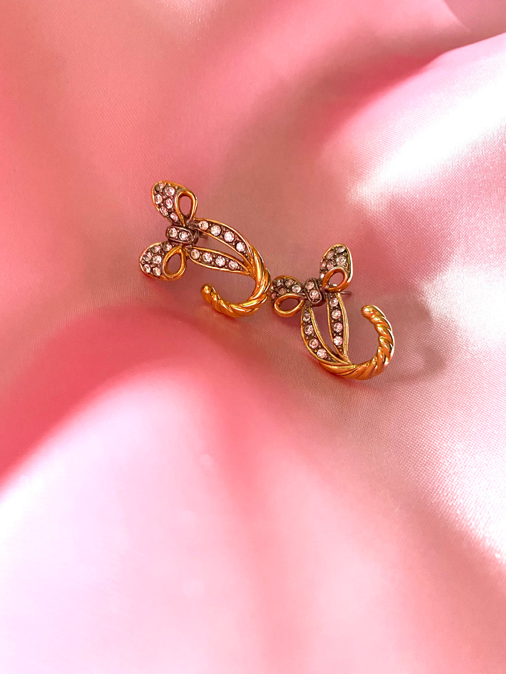 Boucles d'oreilles nœud avec strass