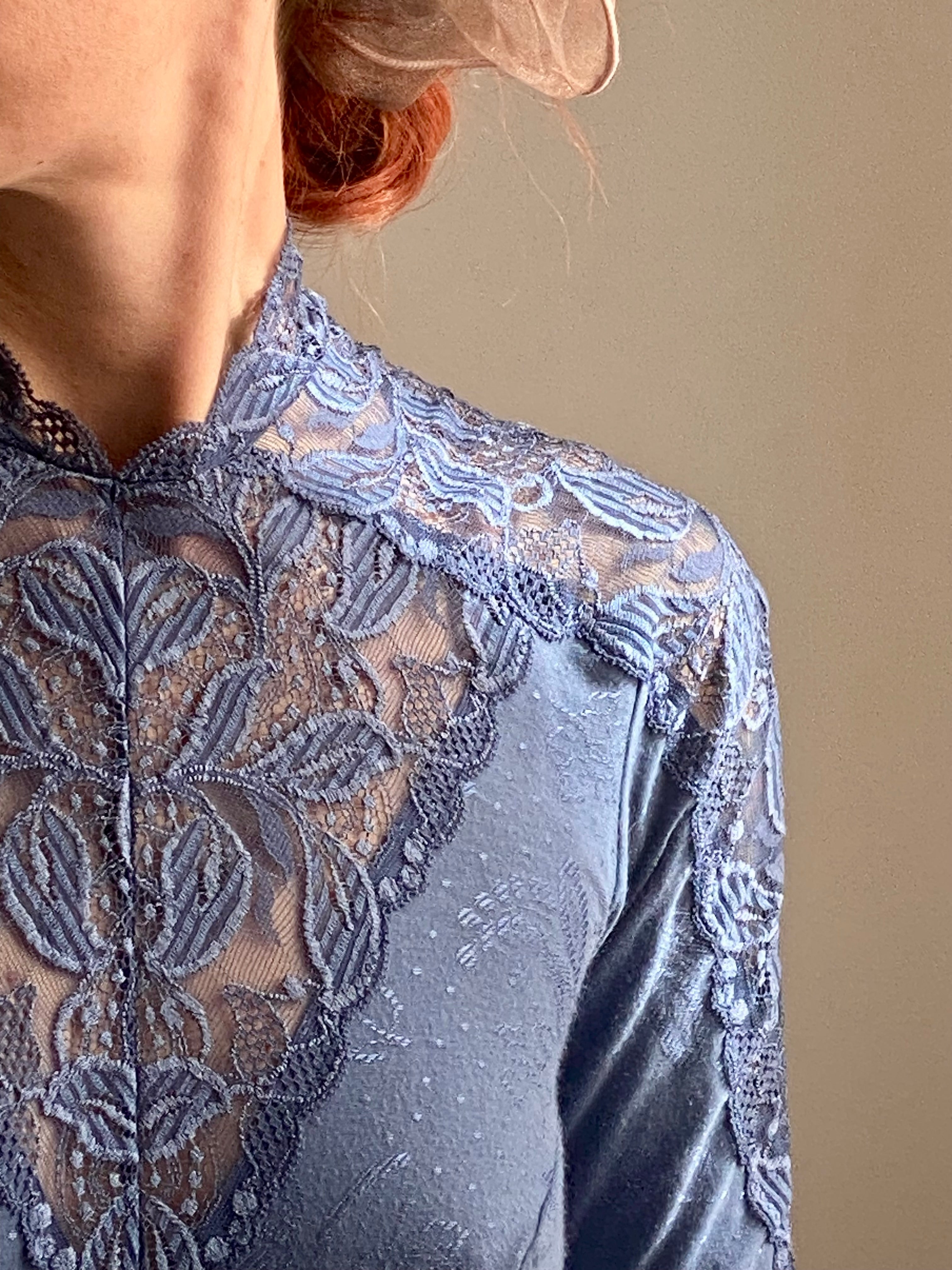 Body in pizzo cobalto