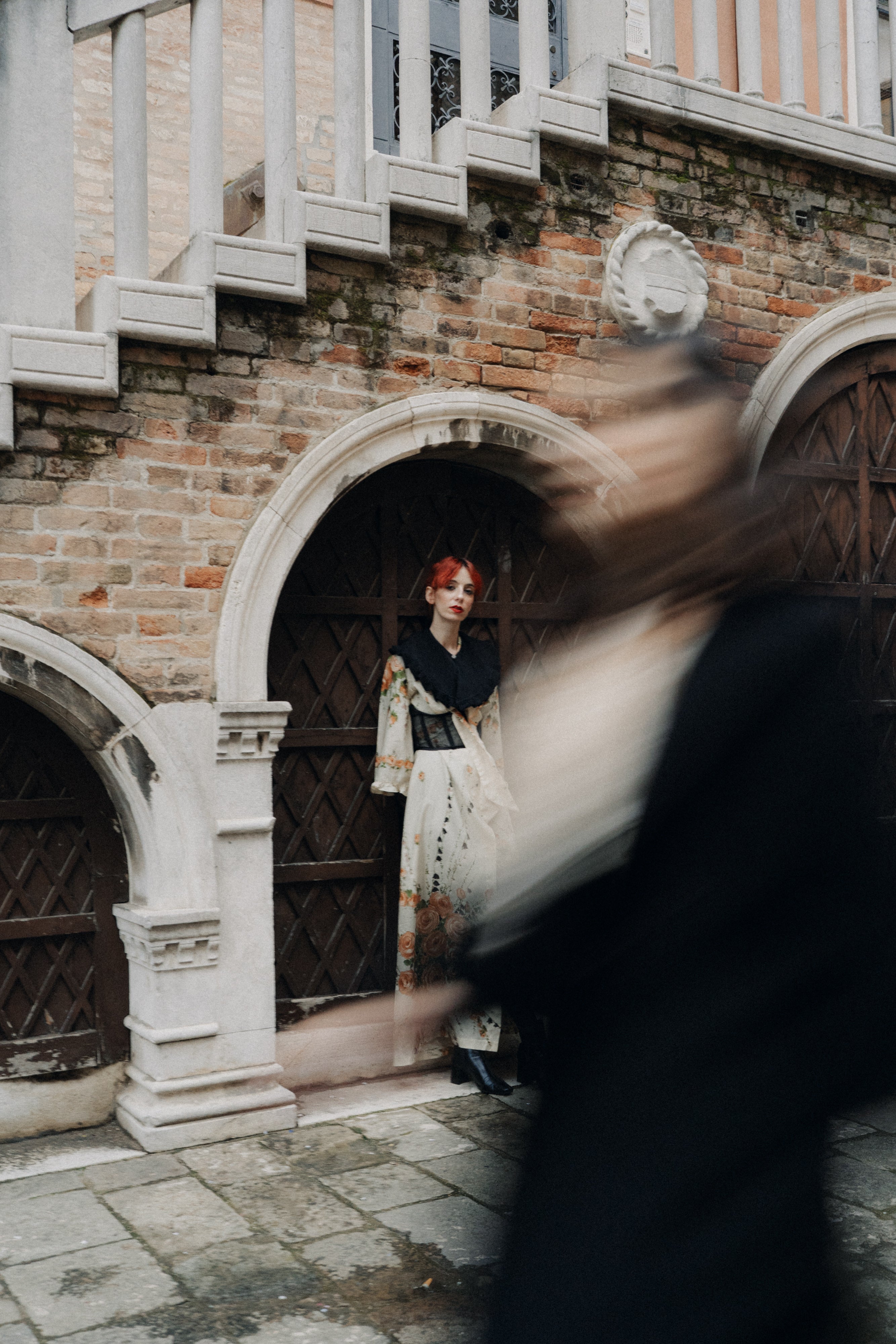 Ruffled pointed collar