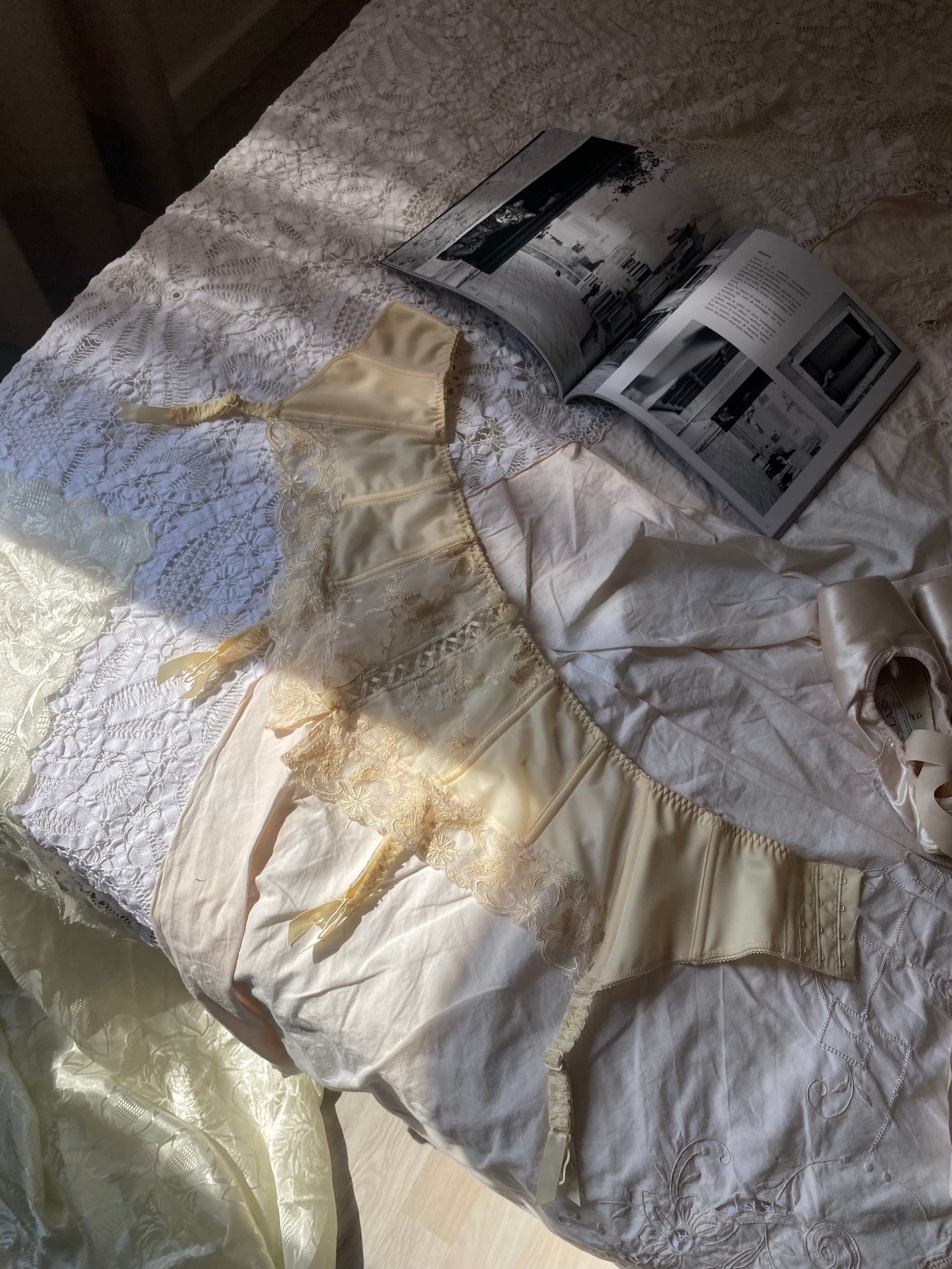 Guêpière Valentino panna