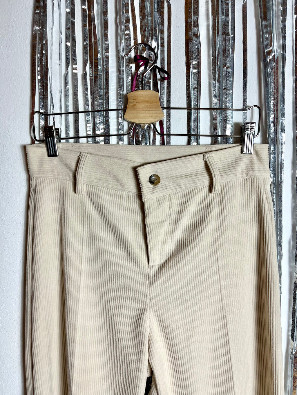 Pantalon en velours côtelé crème