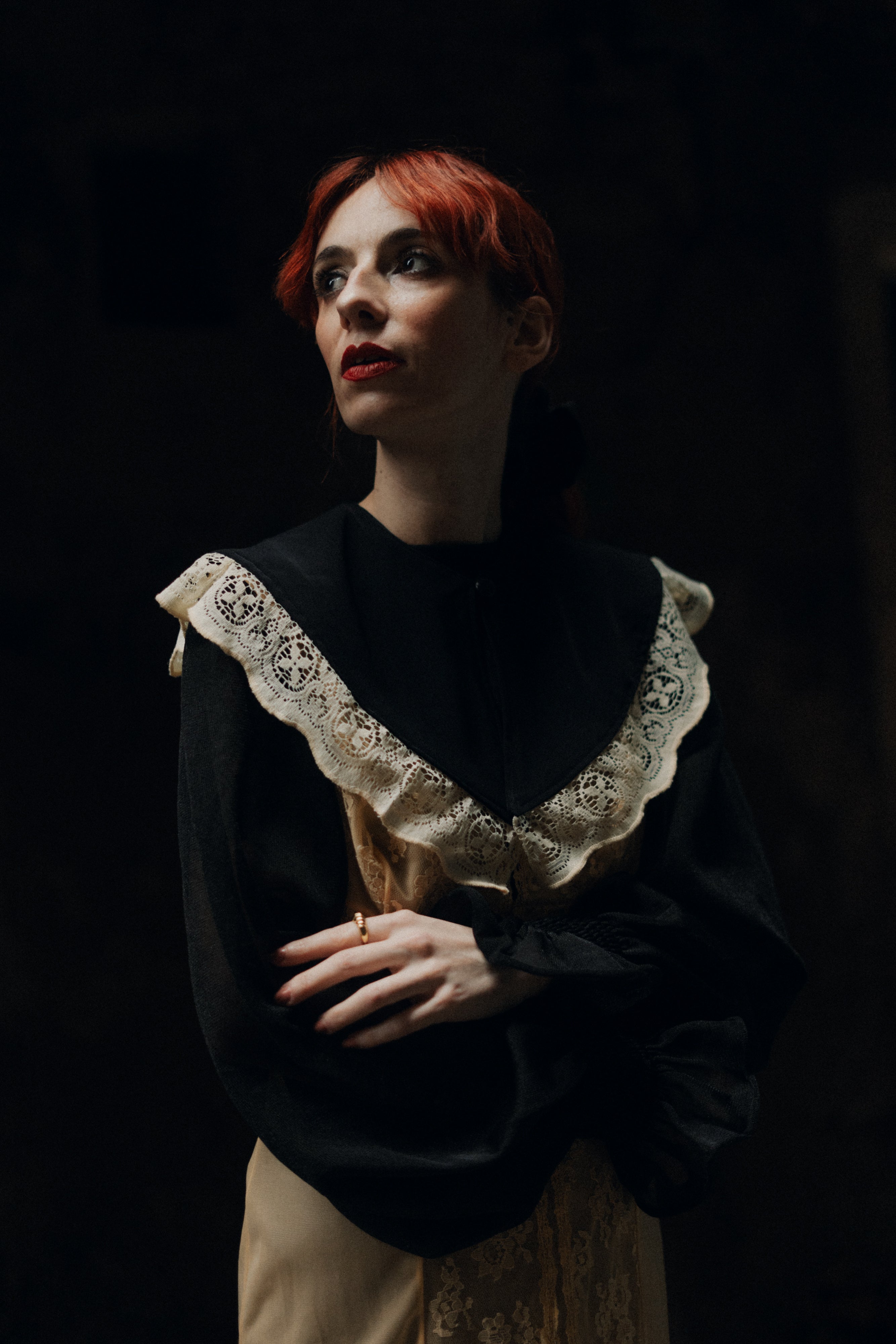 Pointed collar in silk and antique Venetian lace