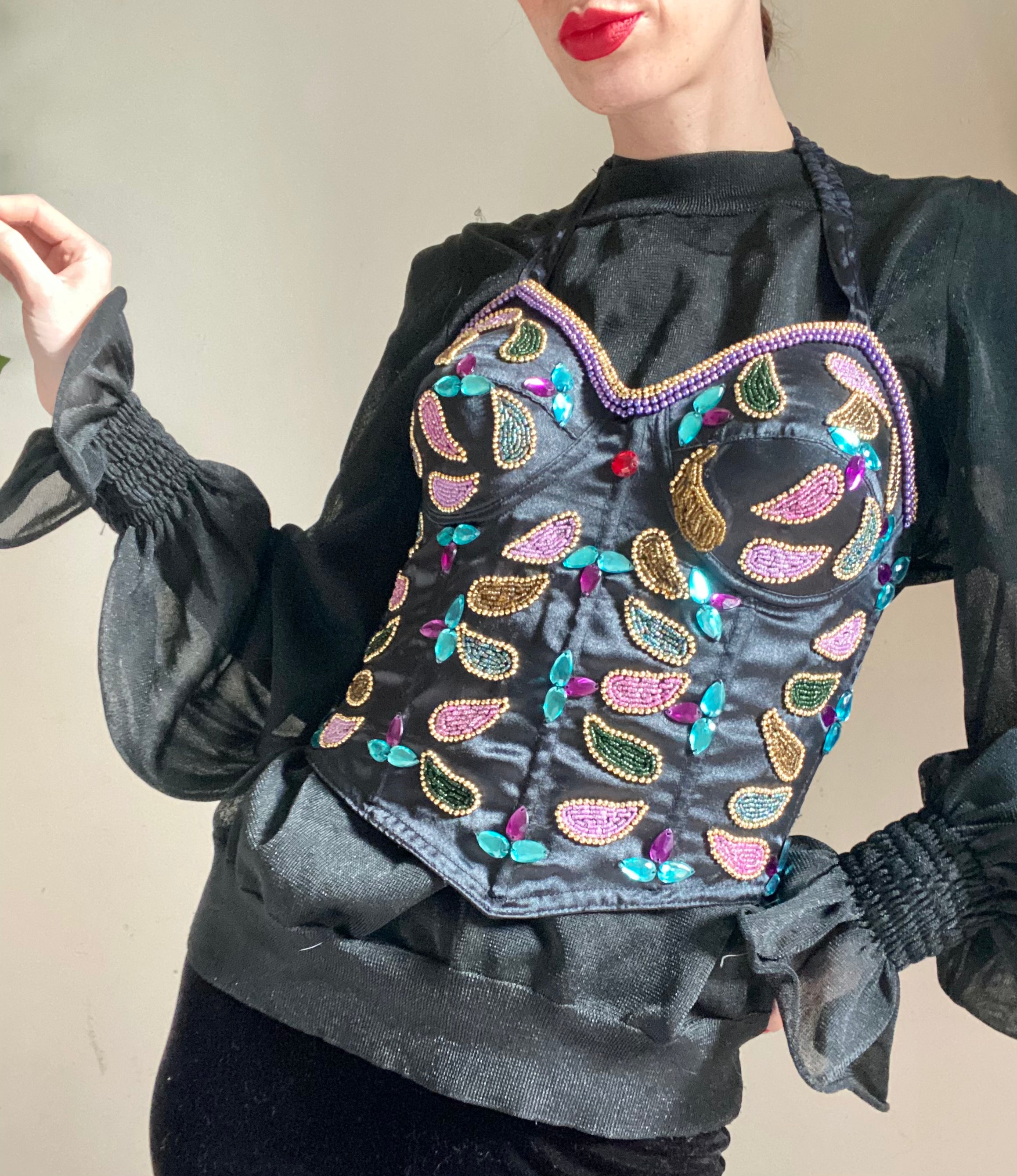 Corsetto a proiettile con pietre