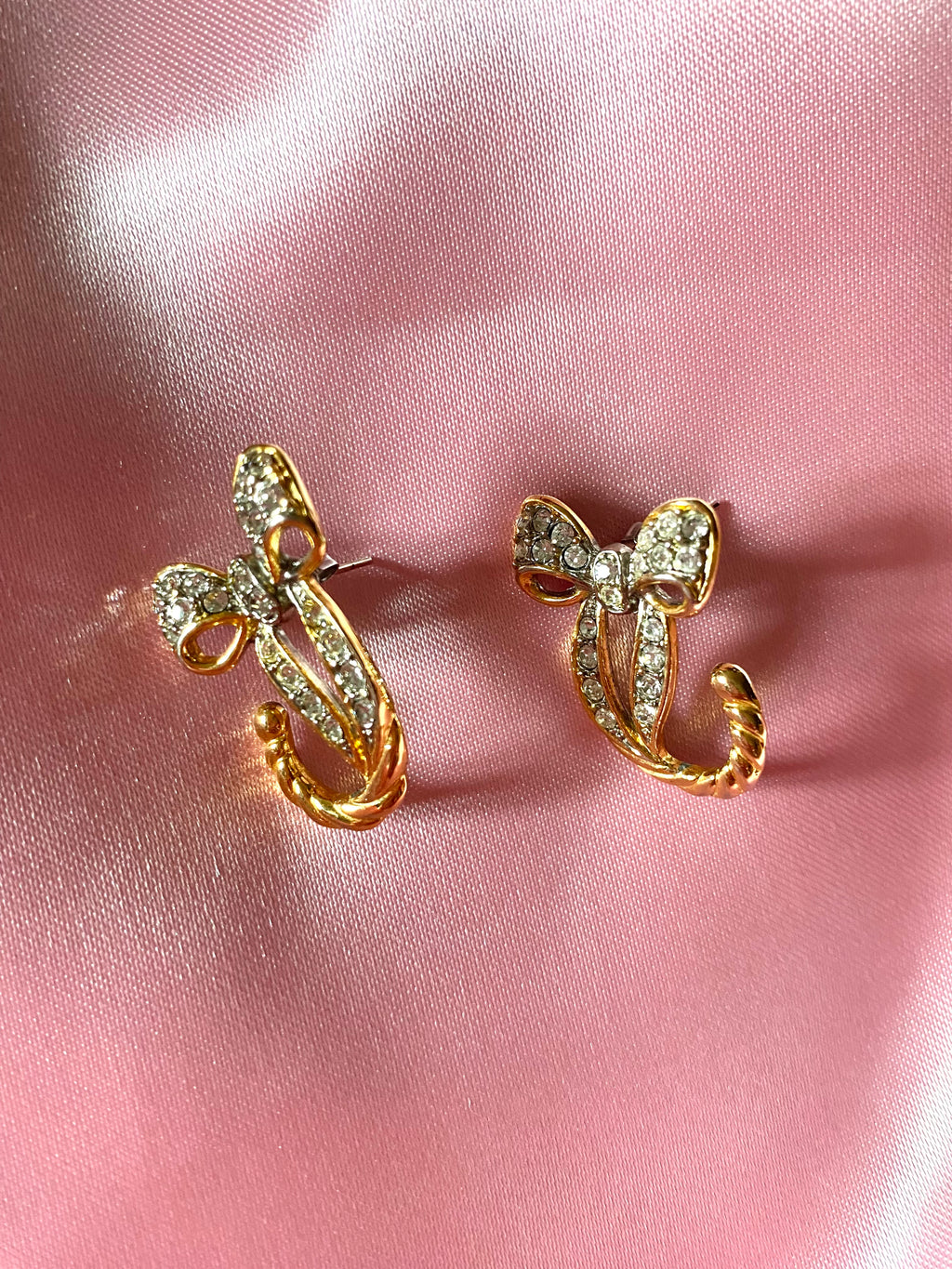 Boucles d'oreilles nœud avec strass