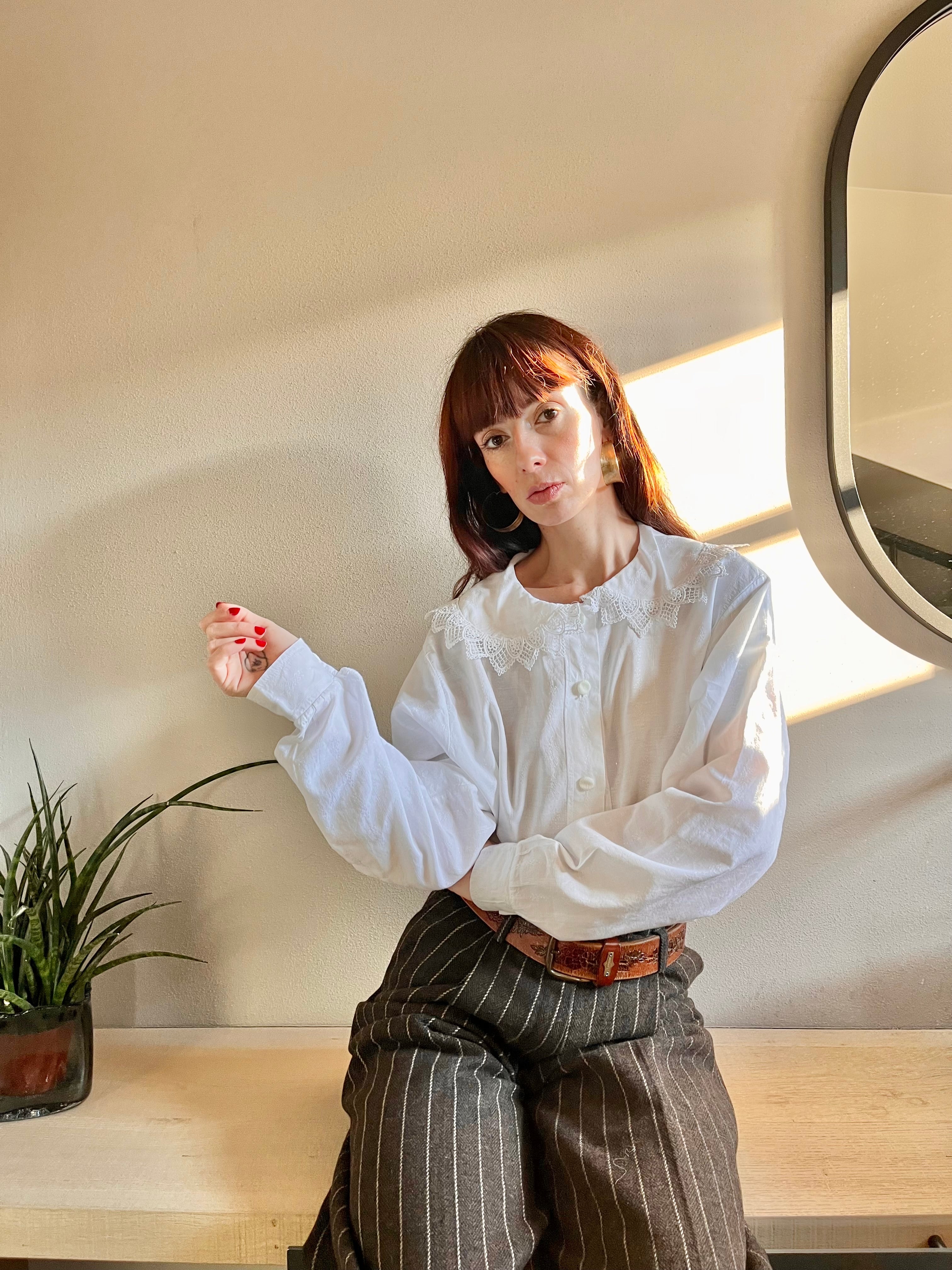 Camicia con pizzo e colletto chiacchierino