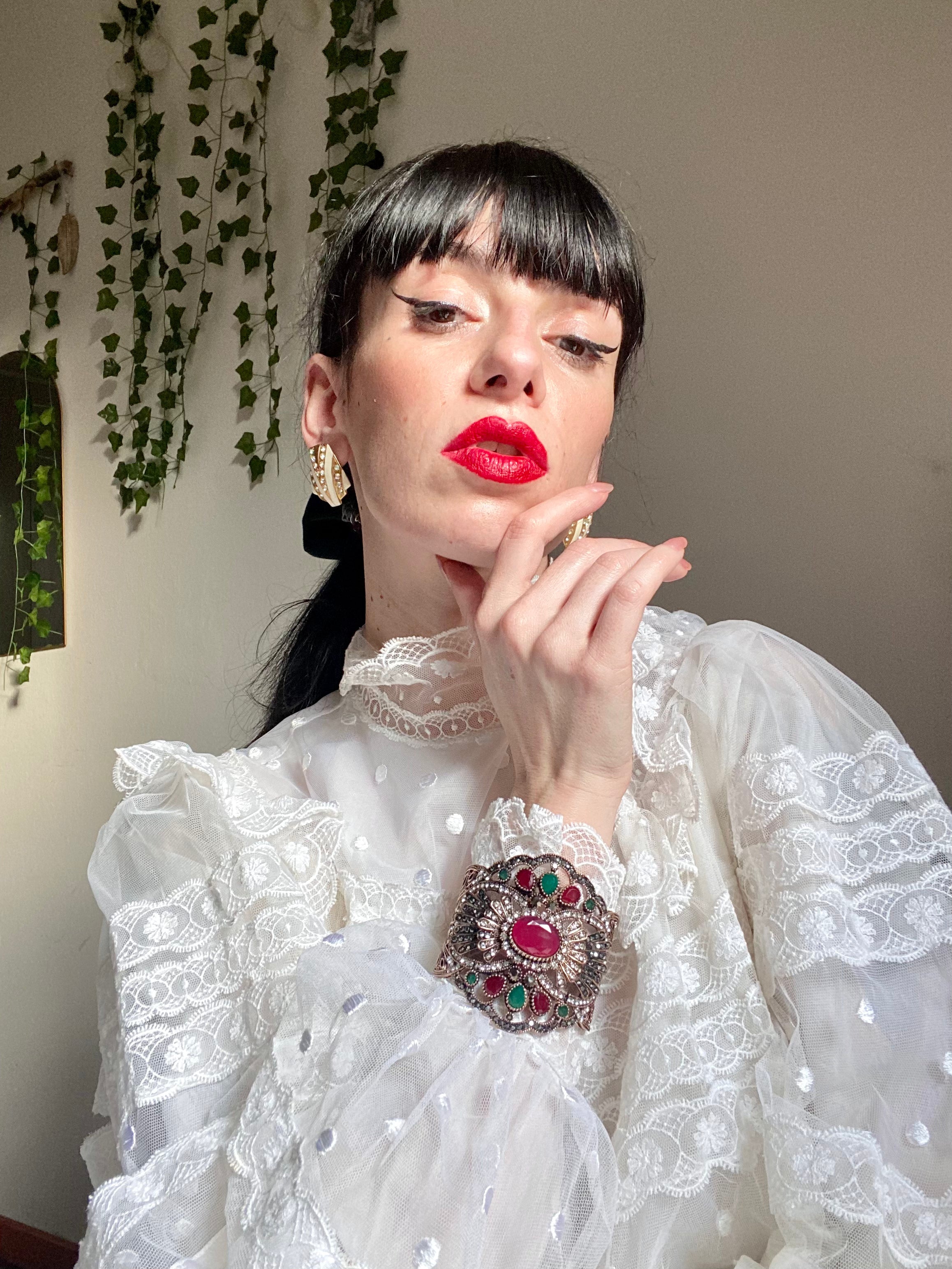 Bracciale rigido etnico con pietre e strass