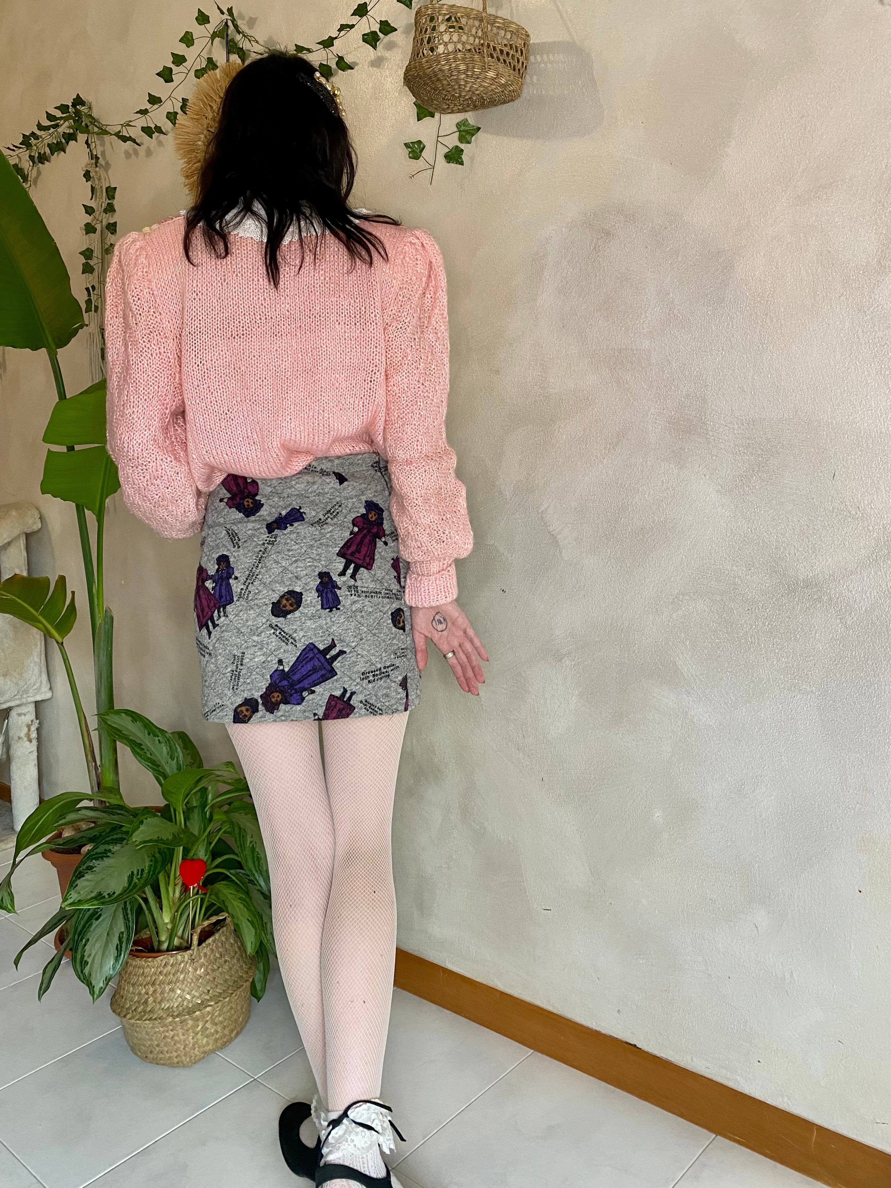 Minigonna sartoriale trapuntata con bambole ottocento