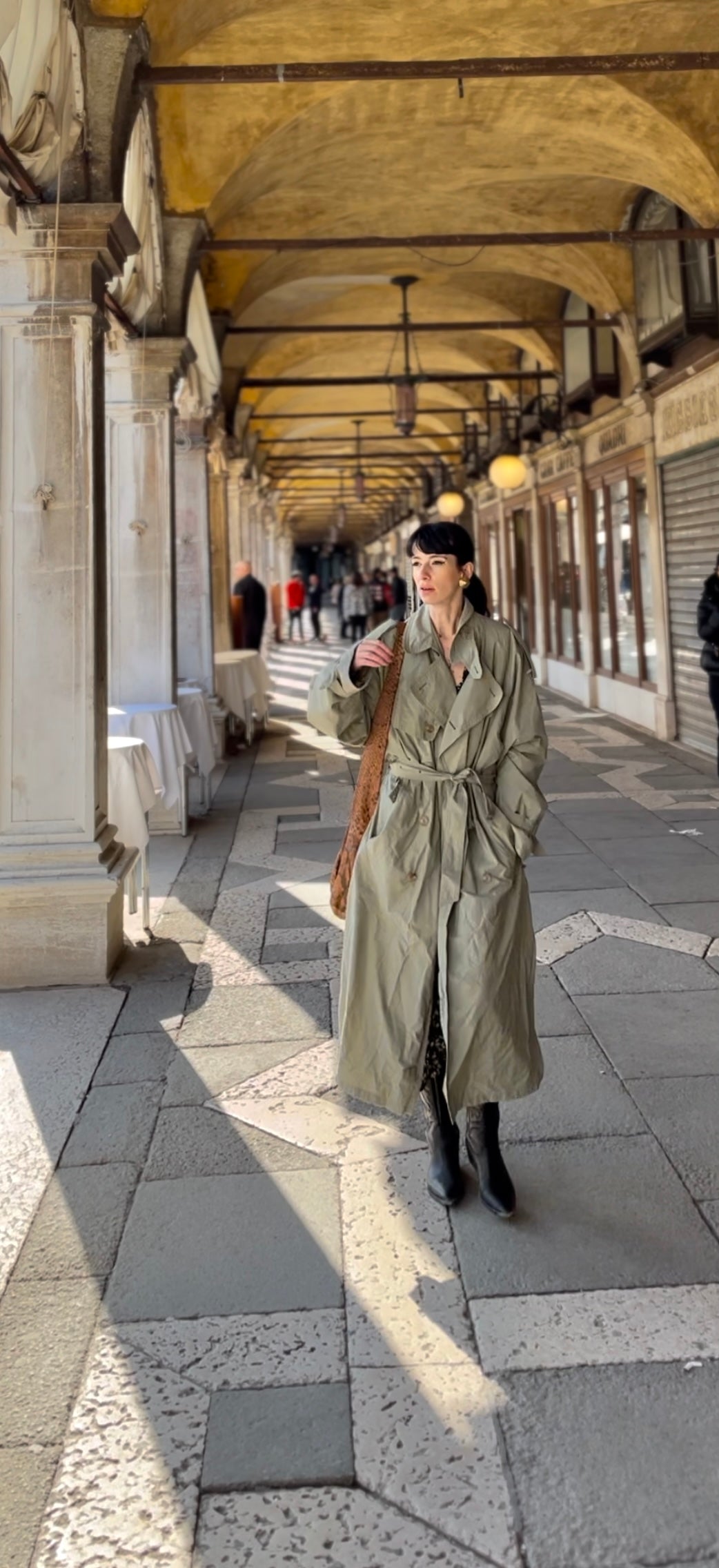 Trench oliva doppiopetto