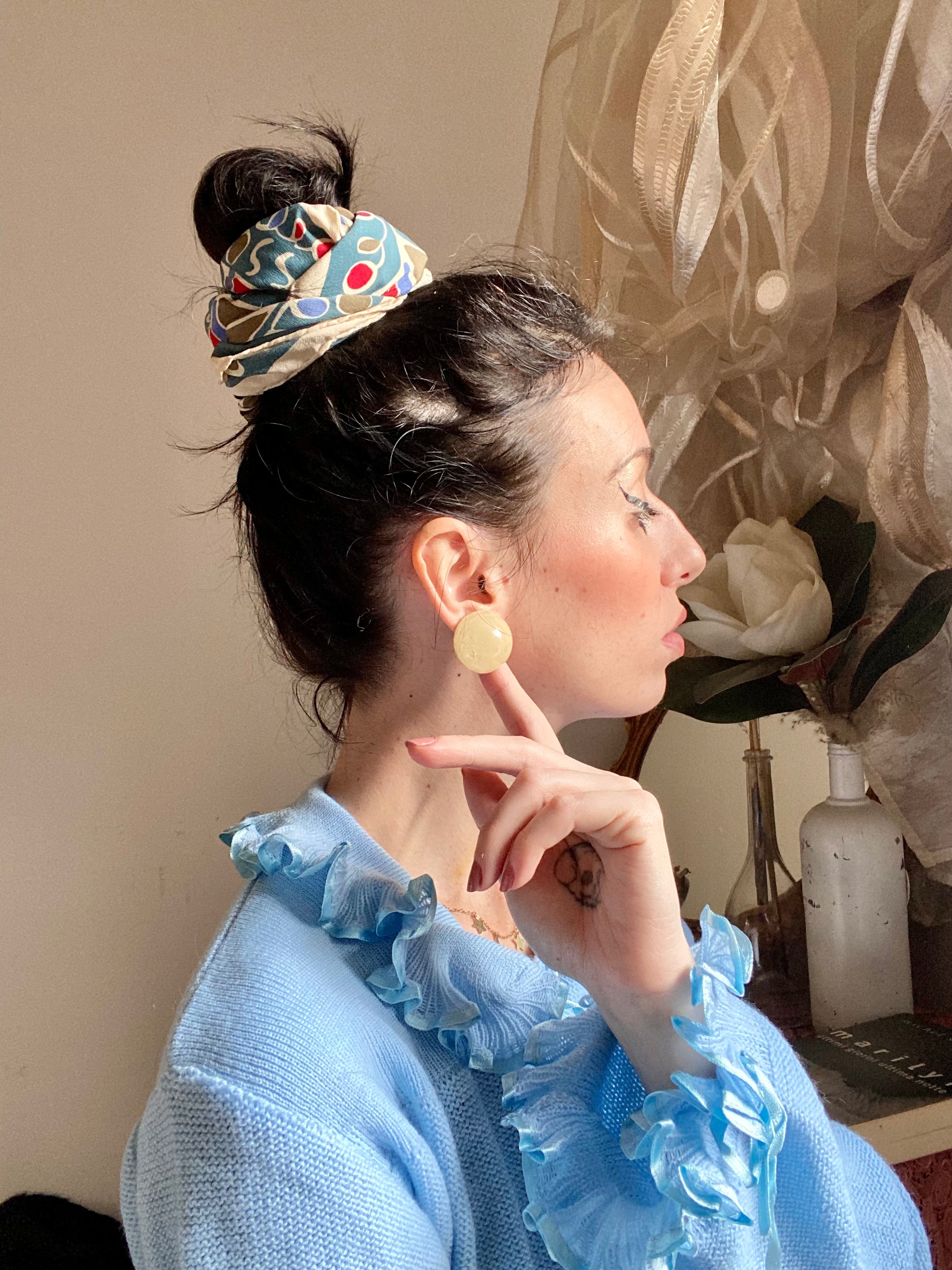 Orecchini in perla a bottone