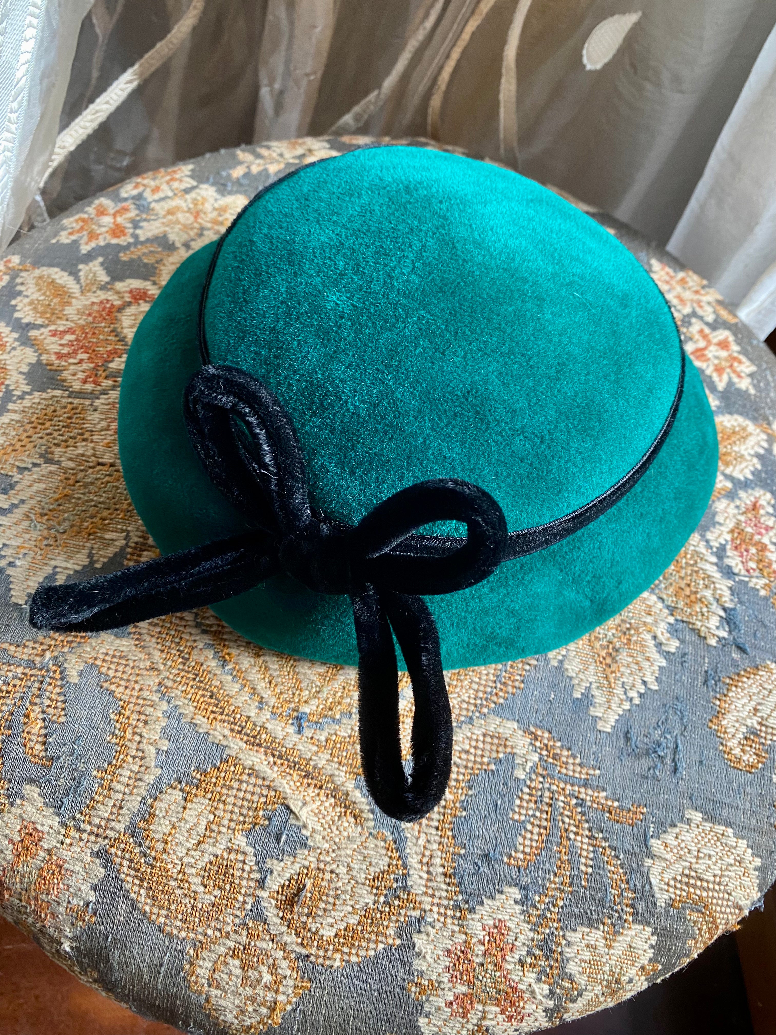 Cappello pillbox ‘40s  con fiocco