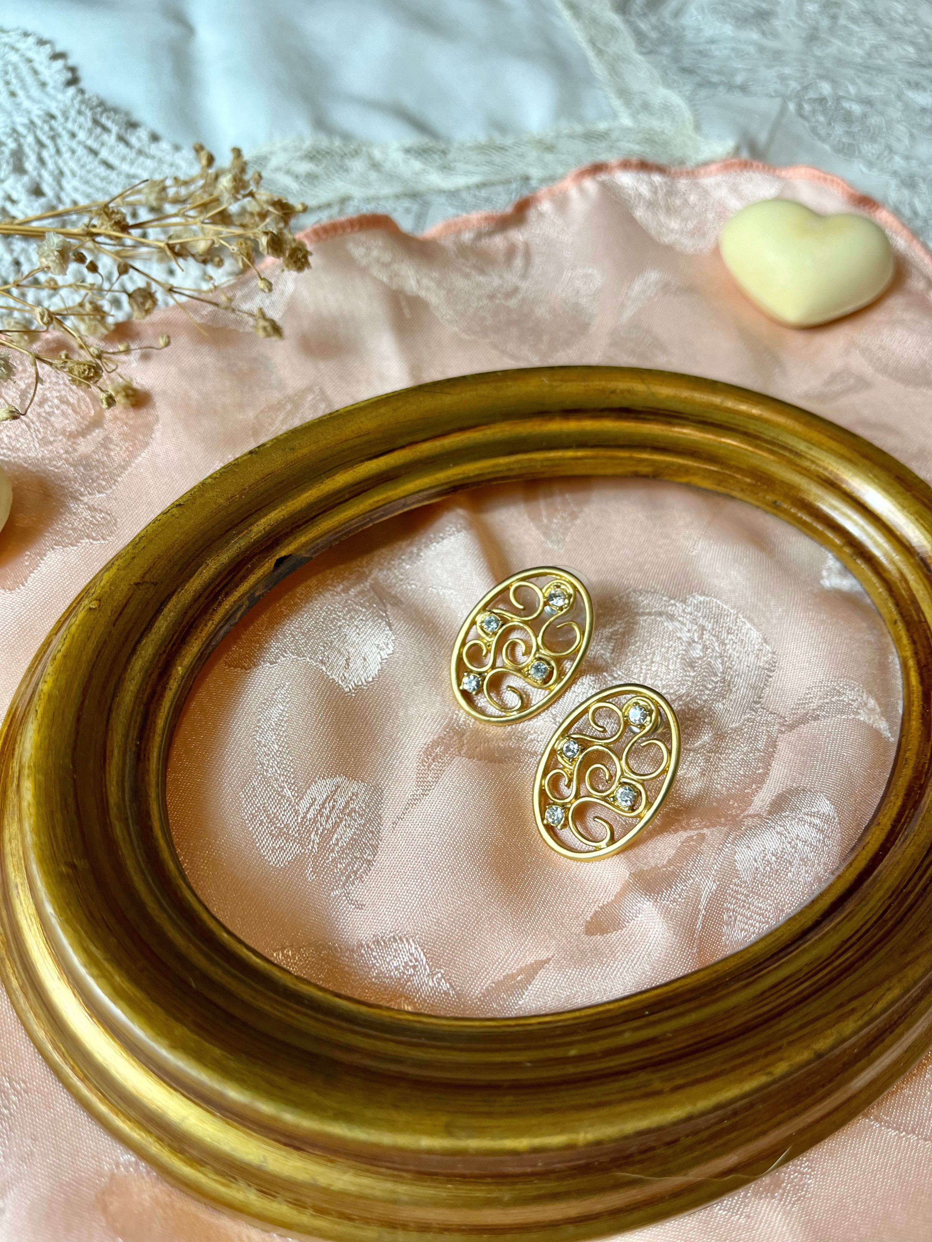 Boucles d'oreilles ovales dorées