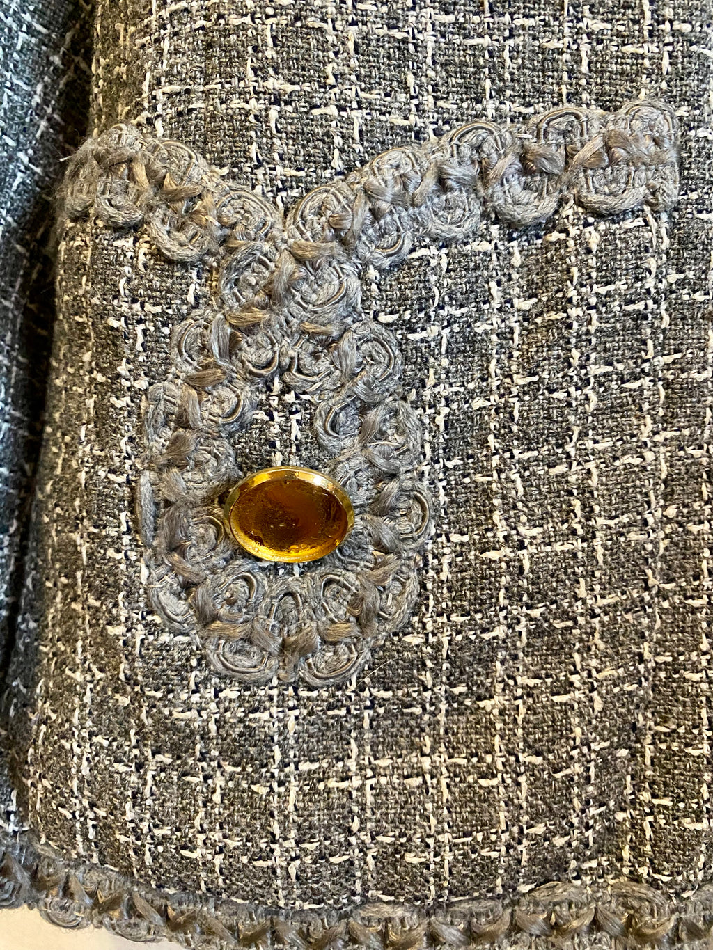 Refined collarless Vichy blazer