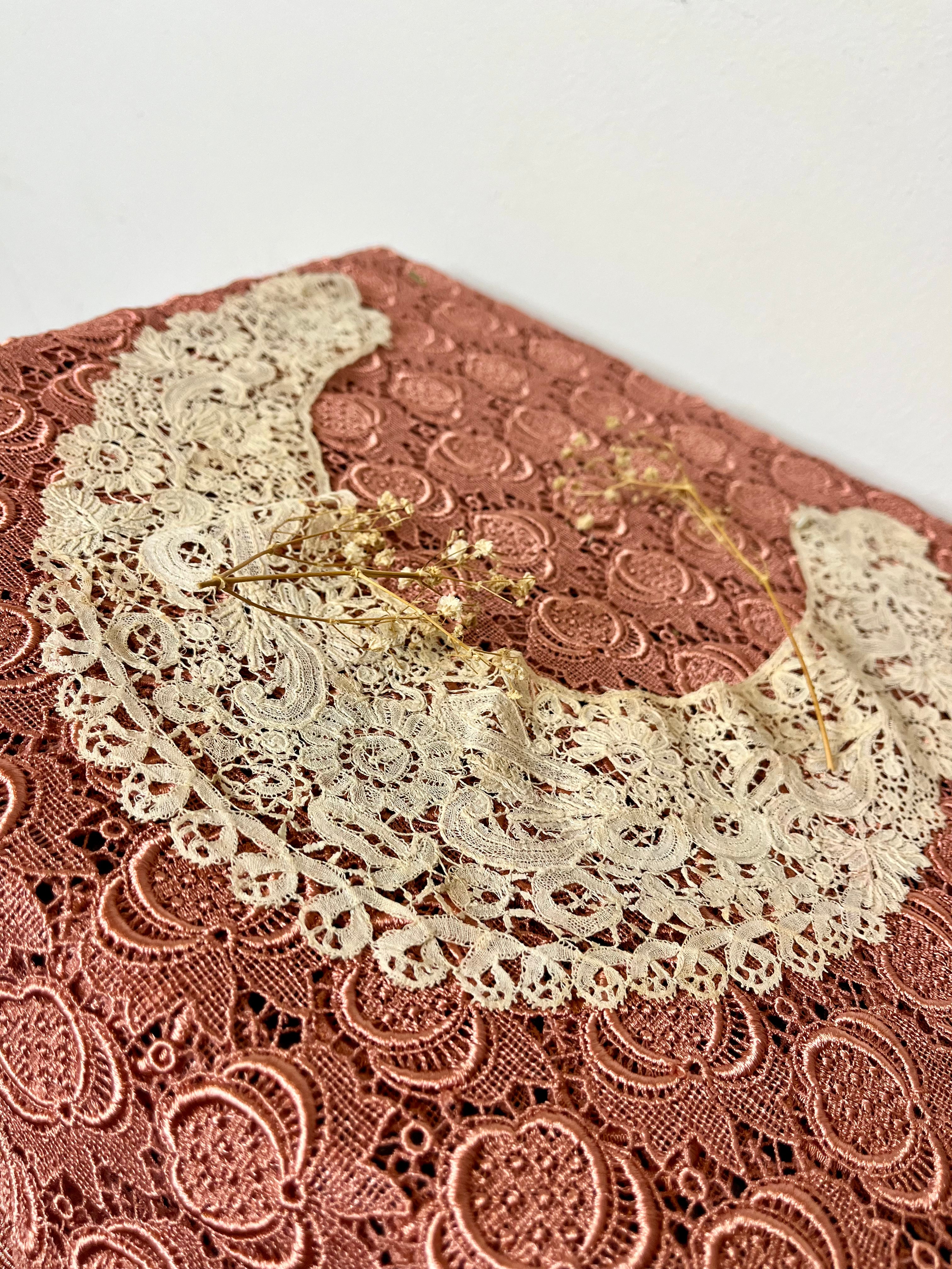 Colletto Peter Pan in pizzo macramè sabbia