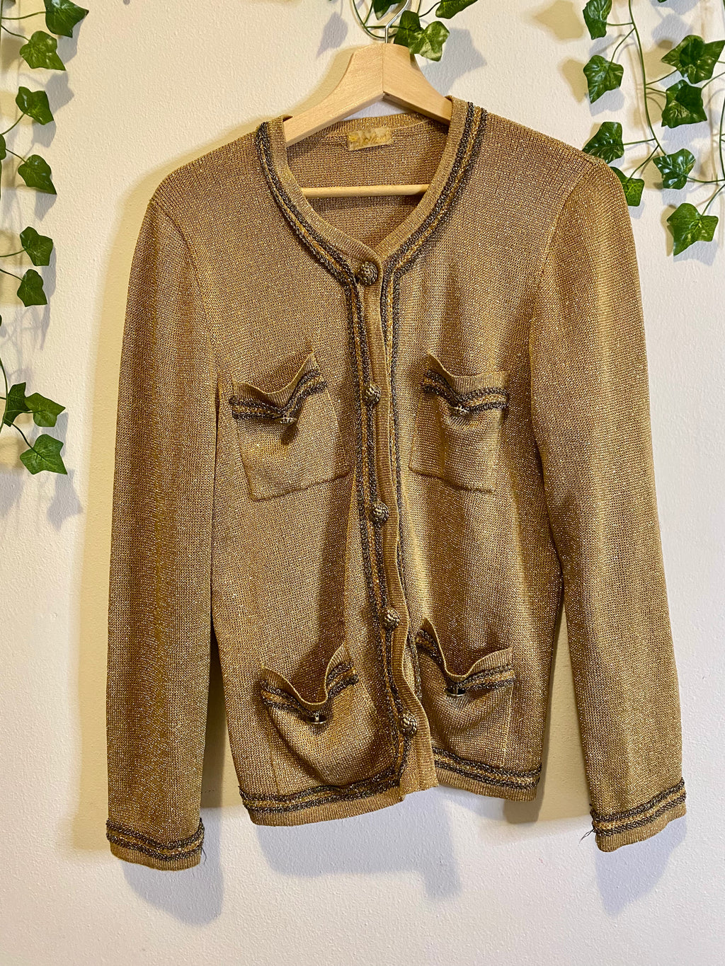 Cardigan à paillettes dorées