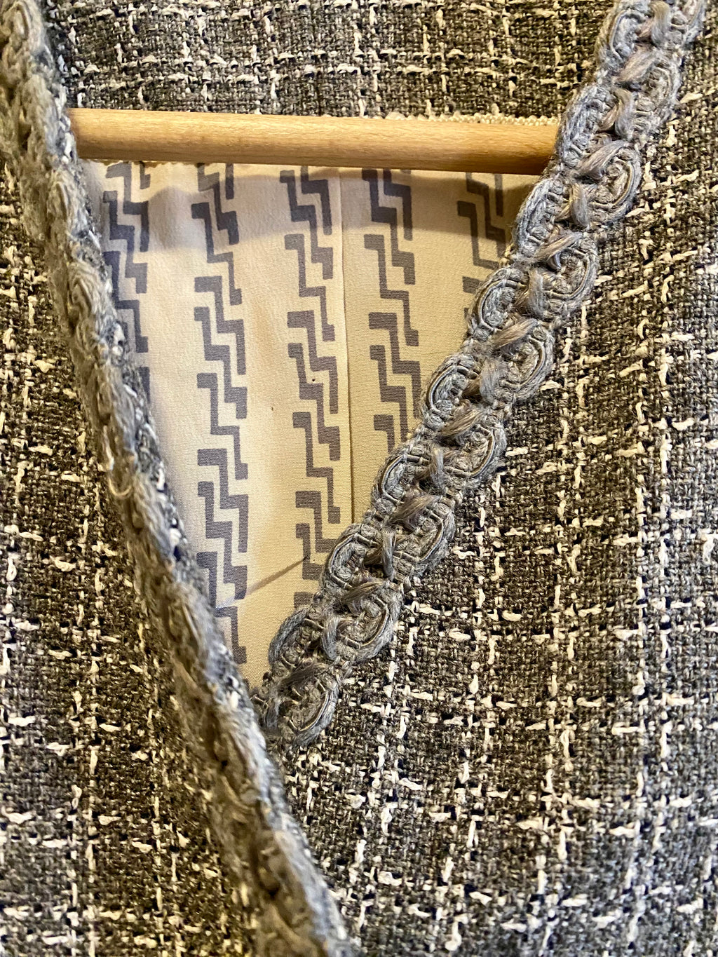 Refined collarless Vichy blazer