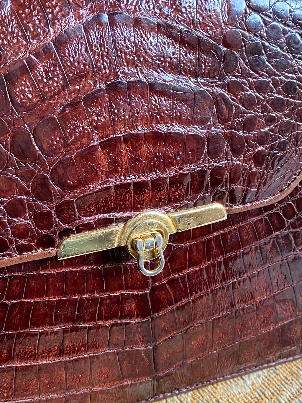 Pochette en crocodile losange