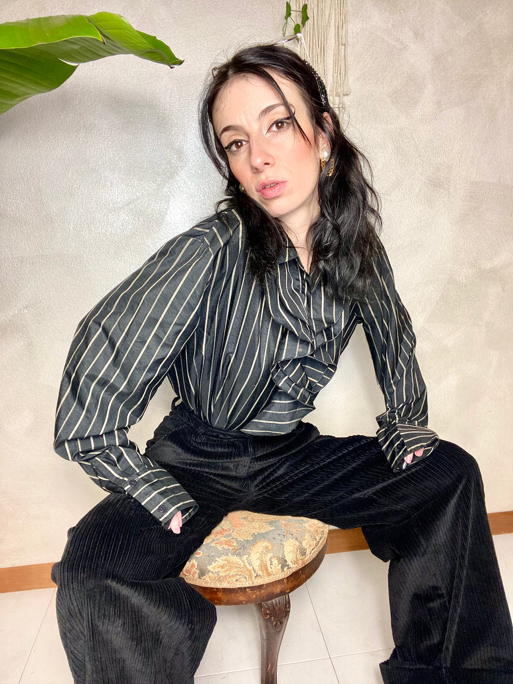 Chemise col jabot à fines rayures