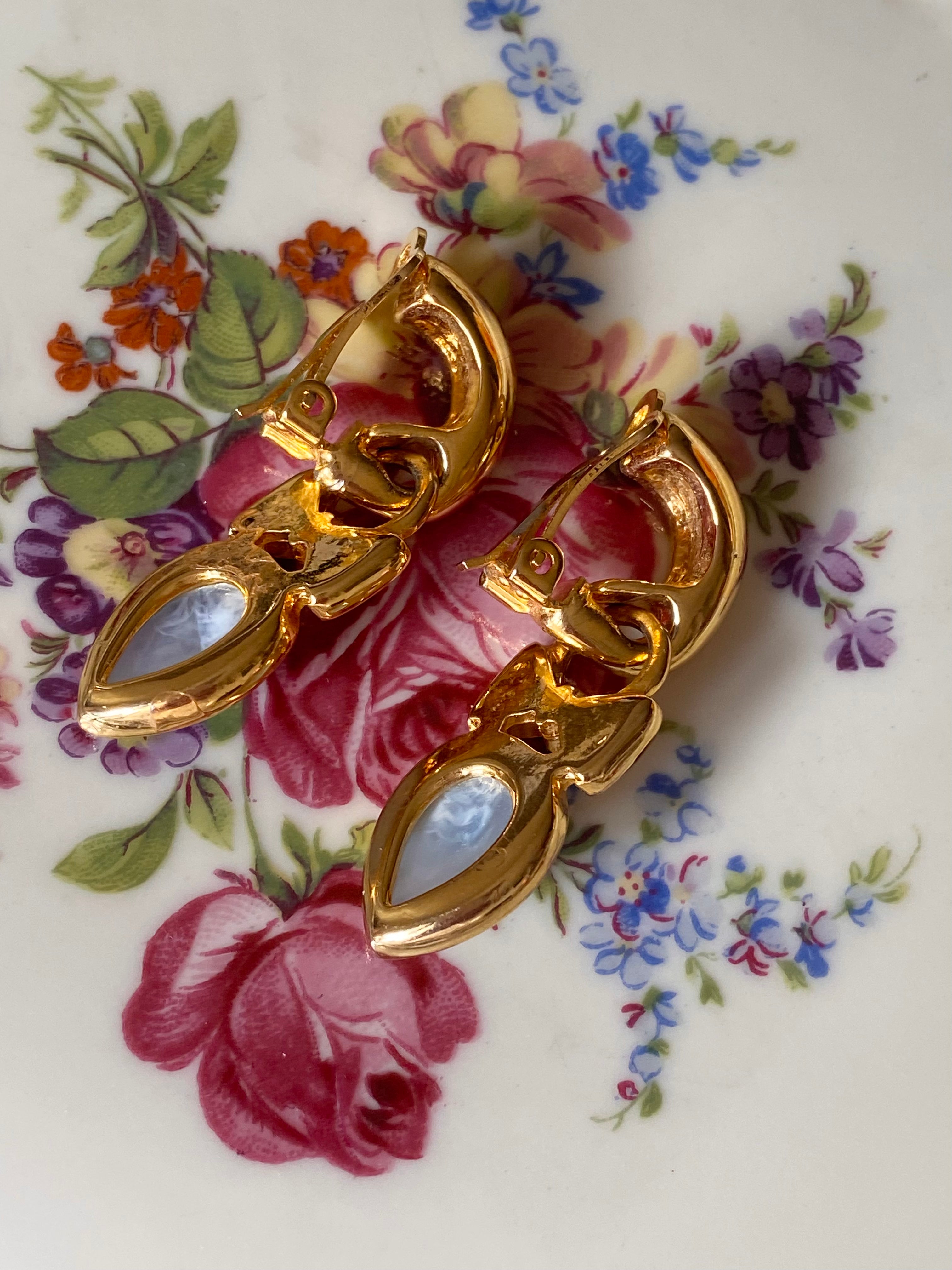 Boucles d'oreilles nœud et pendantes en opalite