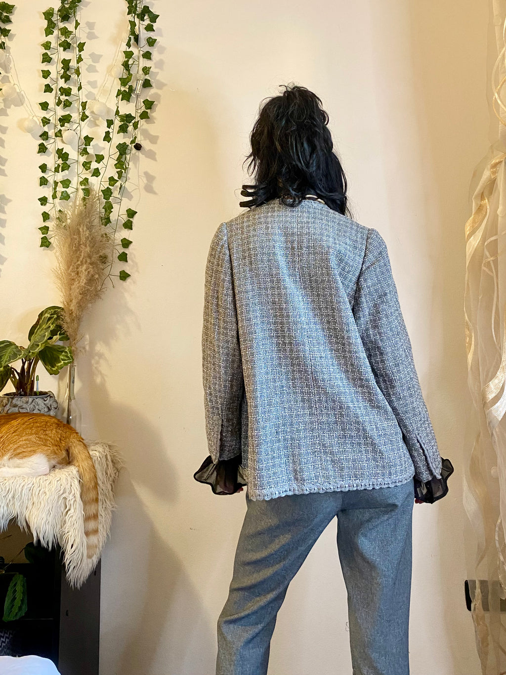 Refined collarless Vichy blazer