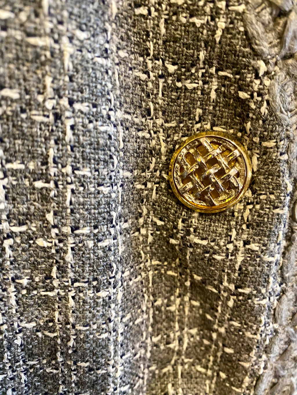 Refined collarless Vichy blazer