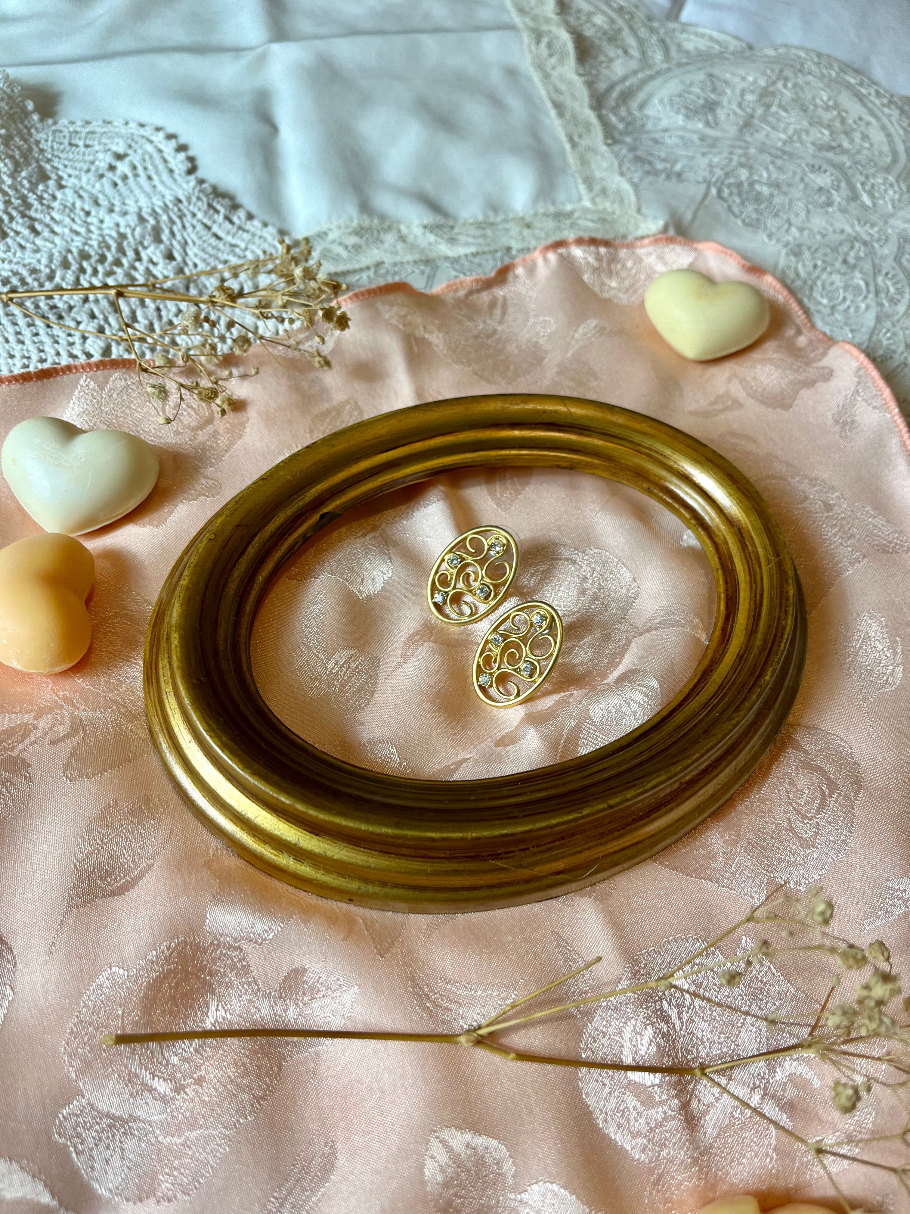 Boucles d'oreilles ovales dorées