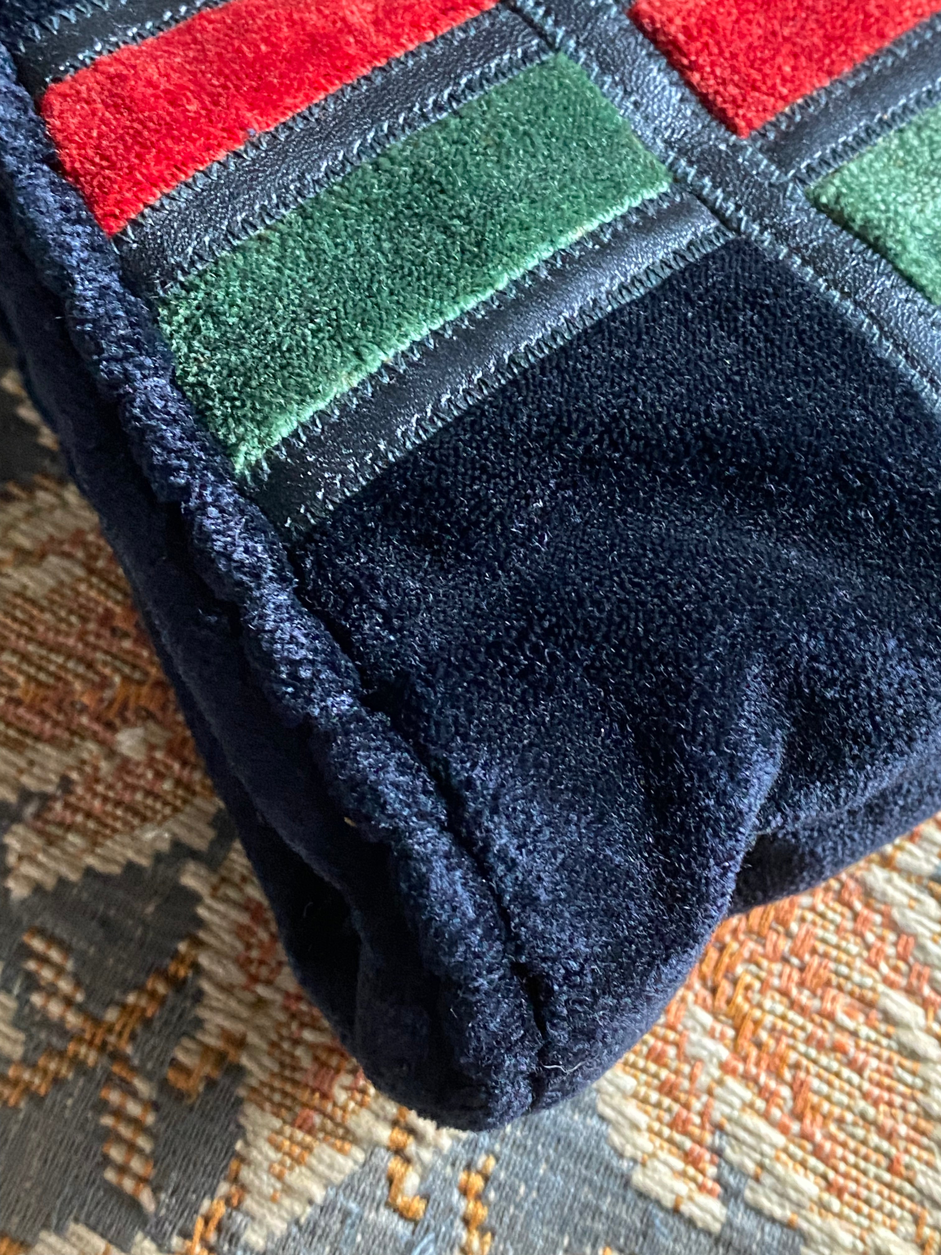 Borsetta in velluto asimmetrica