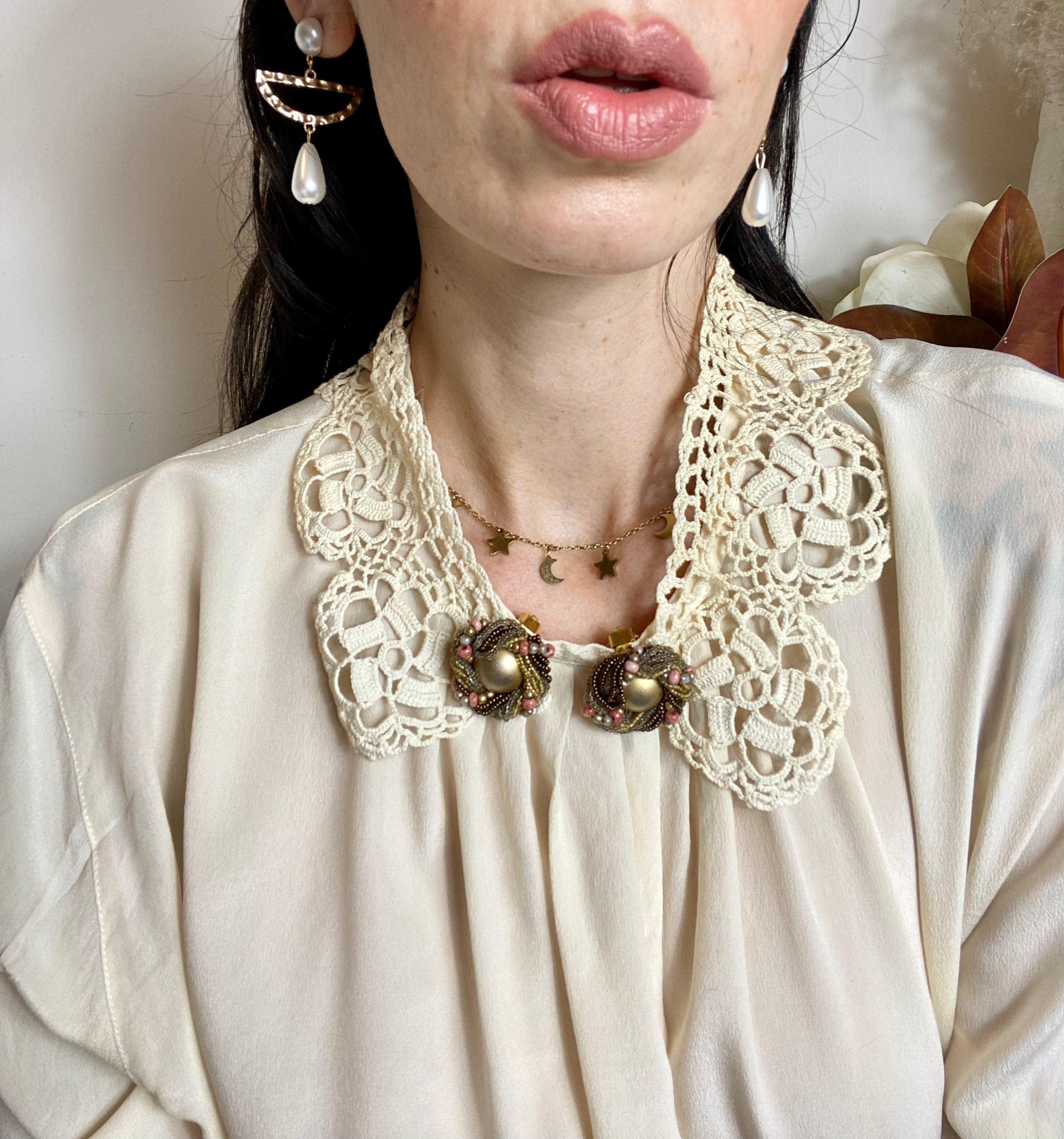 Colletto Chiacchierino in pizzo tinta sabbia