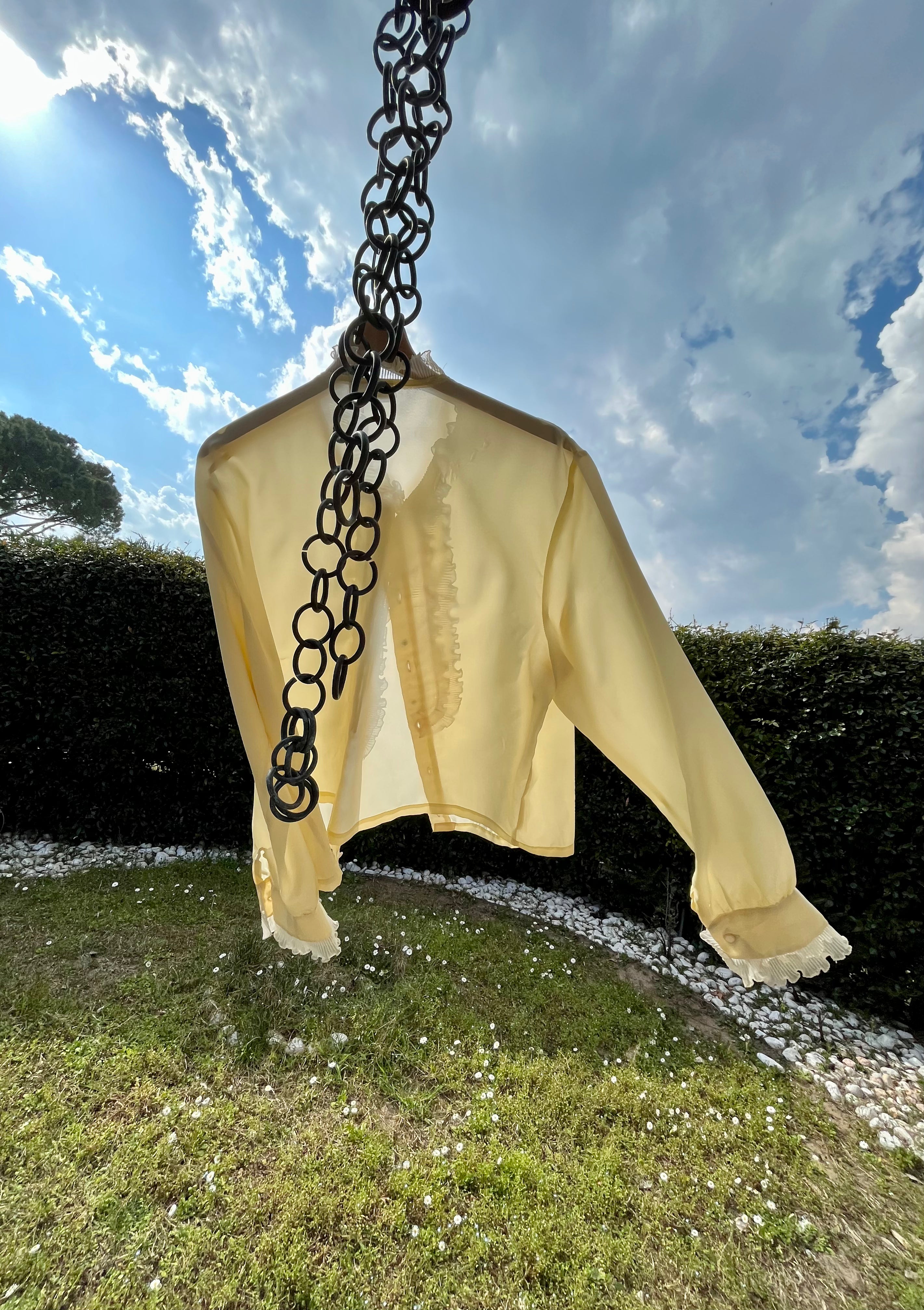 Camicia vittoriana a cascata monocromo pastello