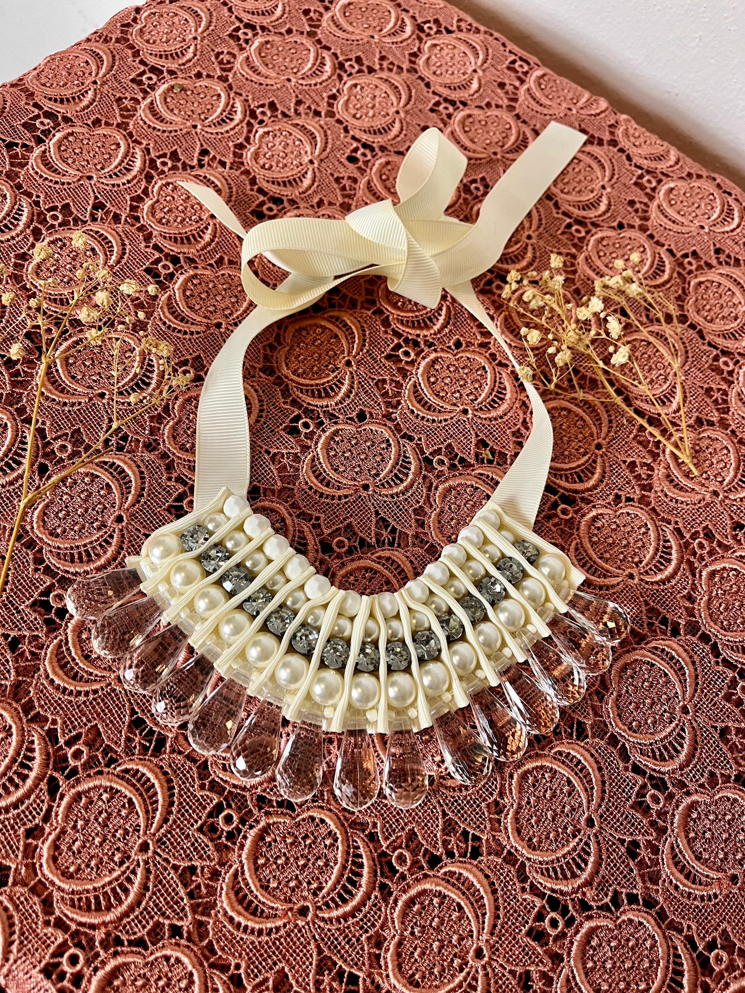 Colletto girocollo a collana in perle