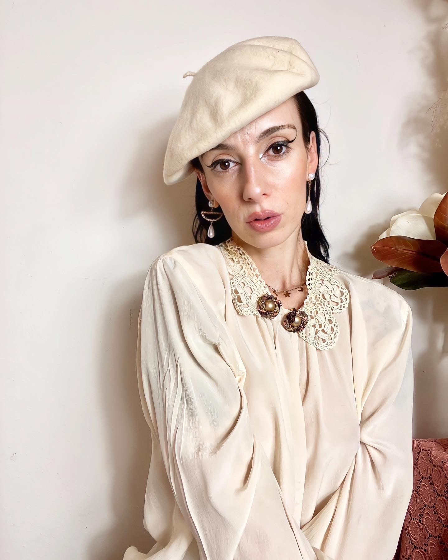 Colletto Chiacchierino in pizzo tinta sabbia