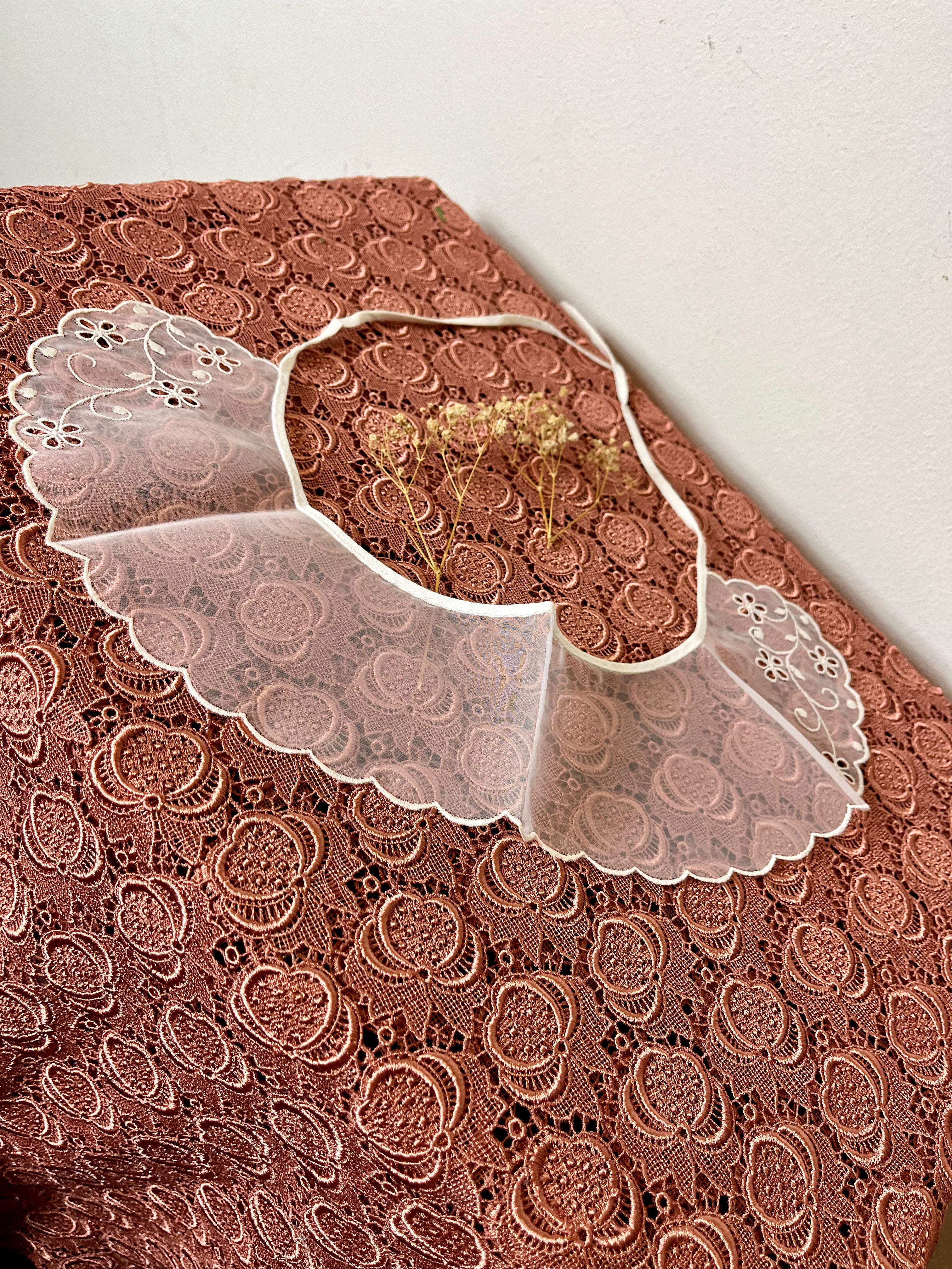 Colletto in organza Puritan ricamato