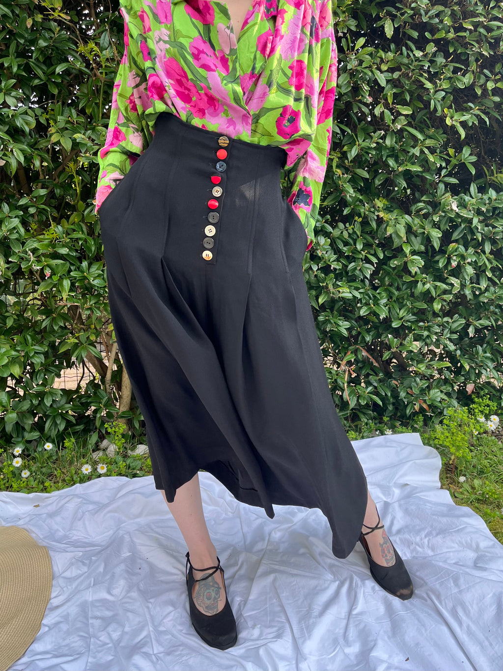 Gonna Pantalone con vita a corsetto e bottoni mixati