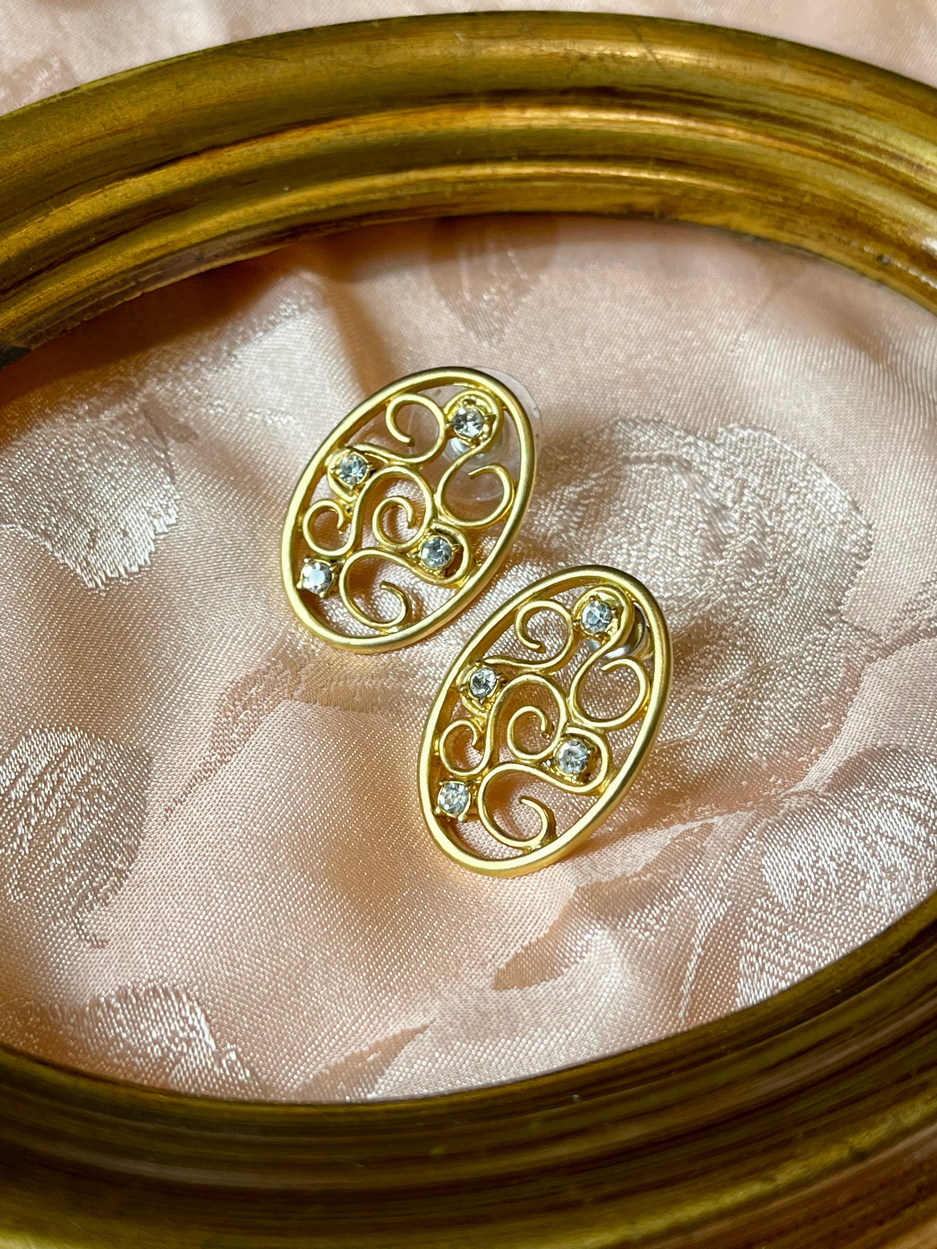 Boucles d'oreilles ovales dorées