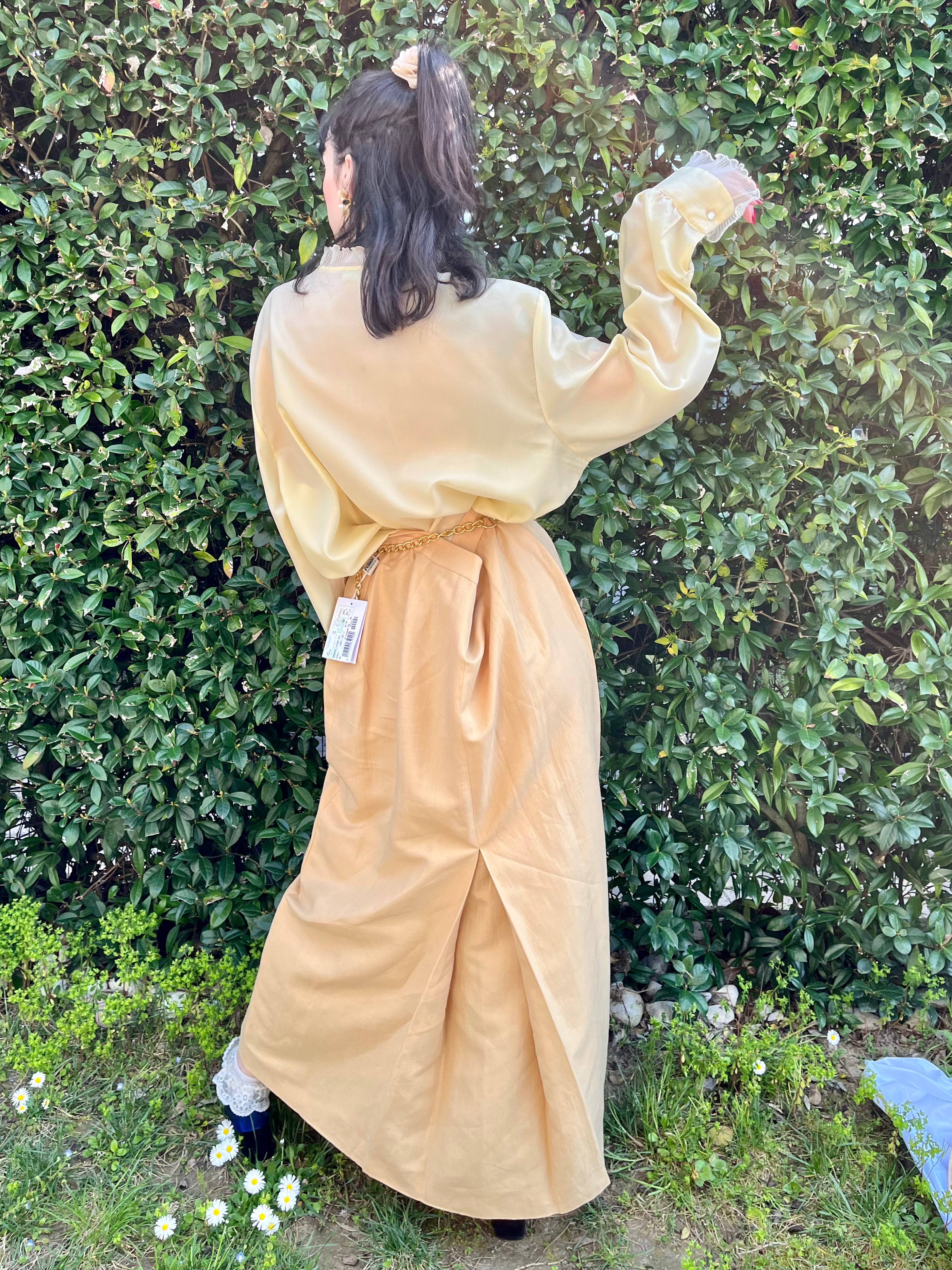 Camicia vittoriana a cascata monocromo pastello