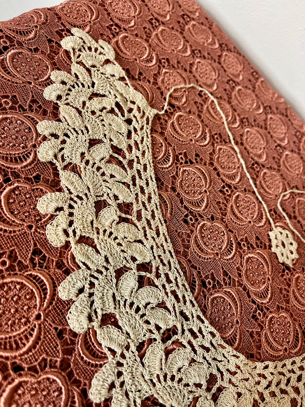Colletto Chiacchierino in pizzo beige fatto a mano